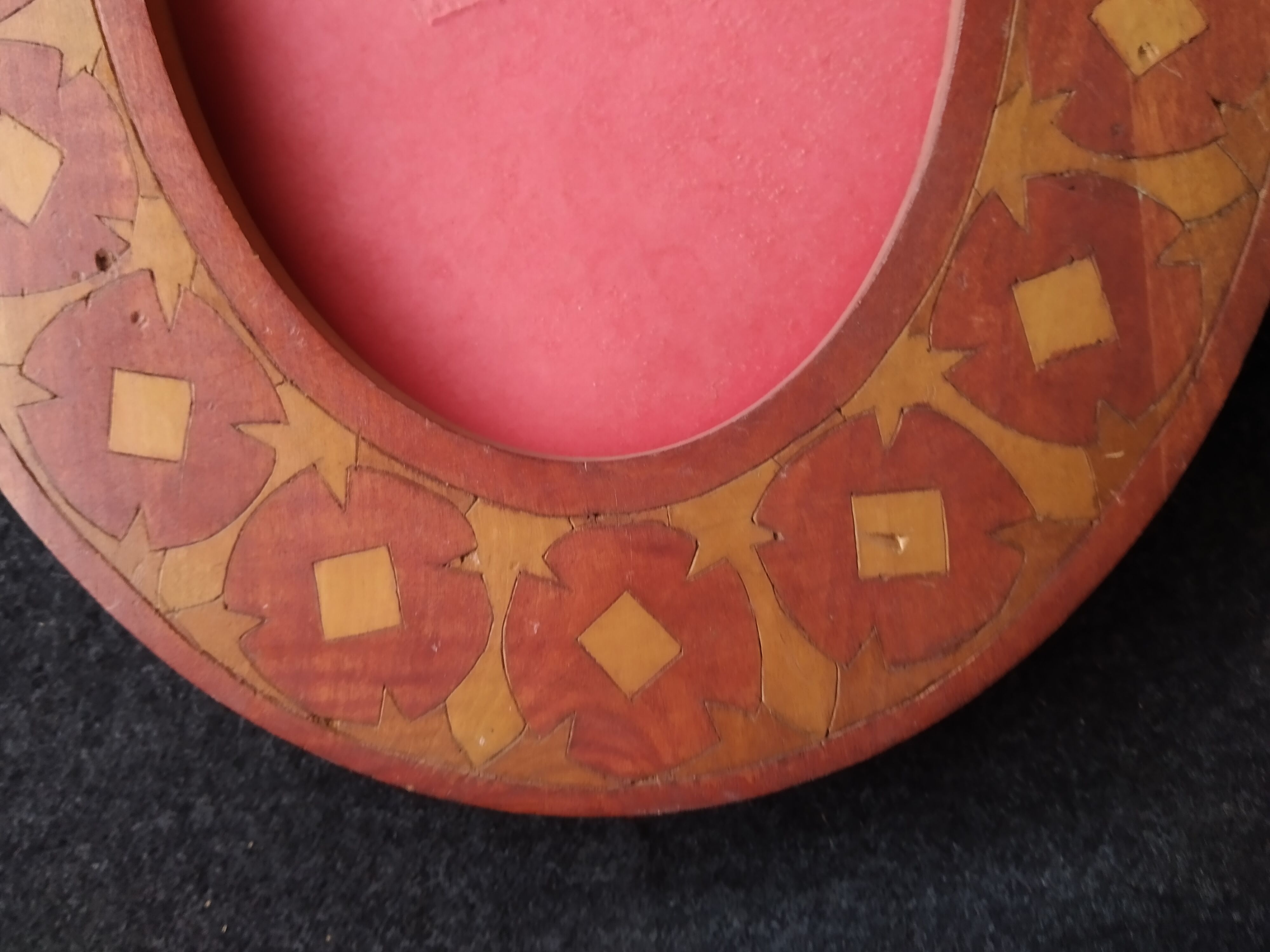 Frame art nouveau wood painted décor 16 cm x 11 cm