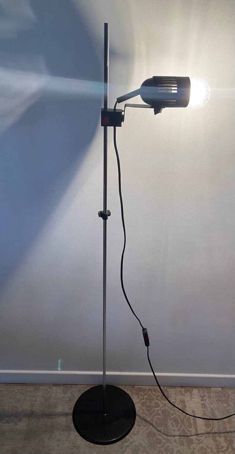 Adjustable spotlight floor lamp from the 70s-80s
