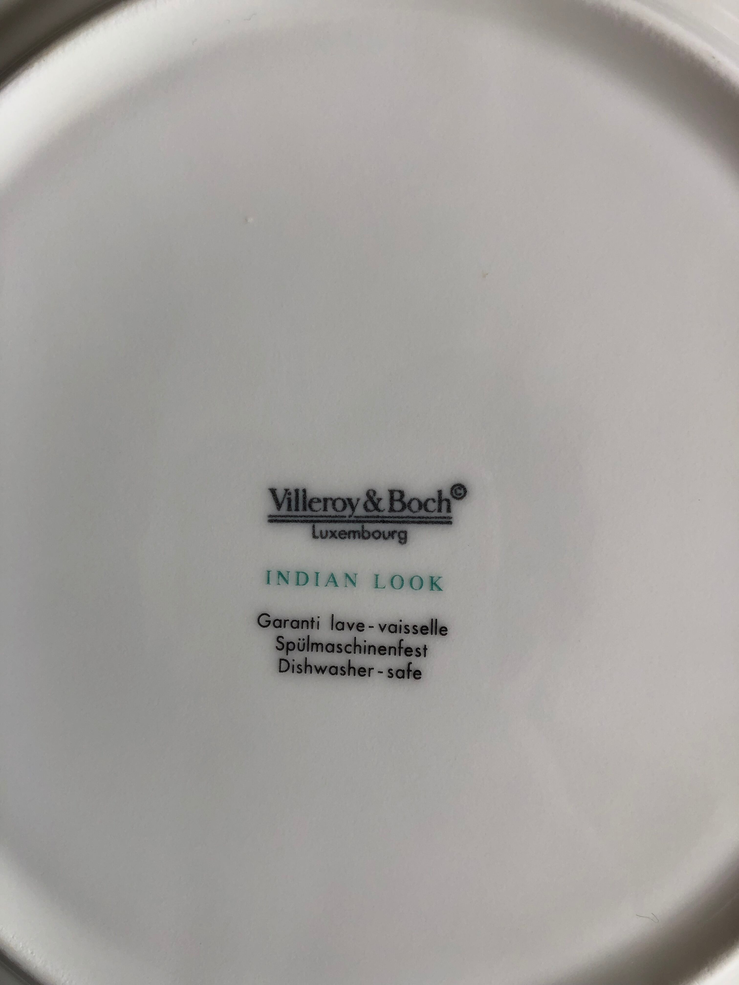 Villeroy and boch six dessert plates Indian look