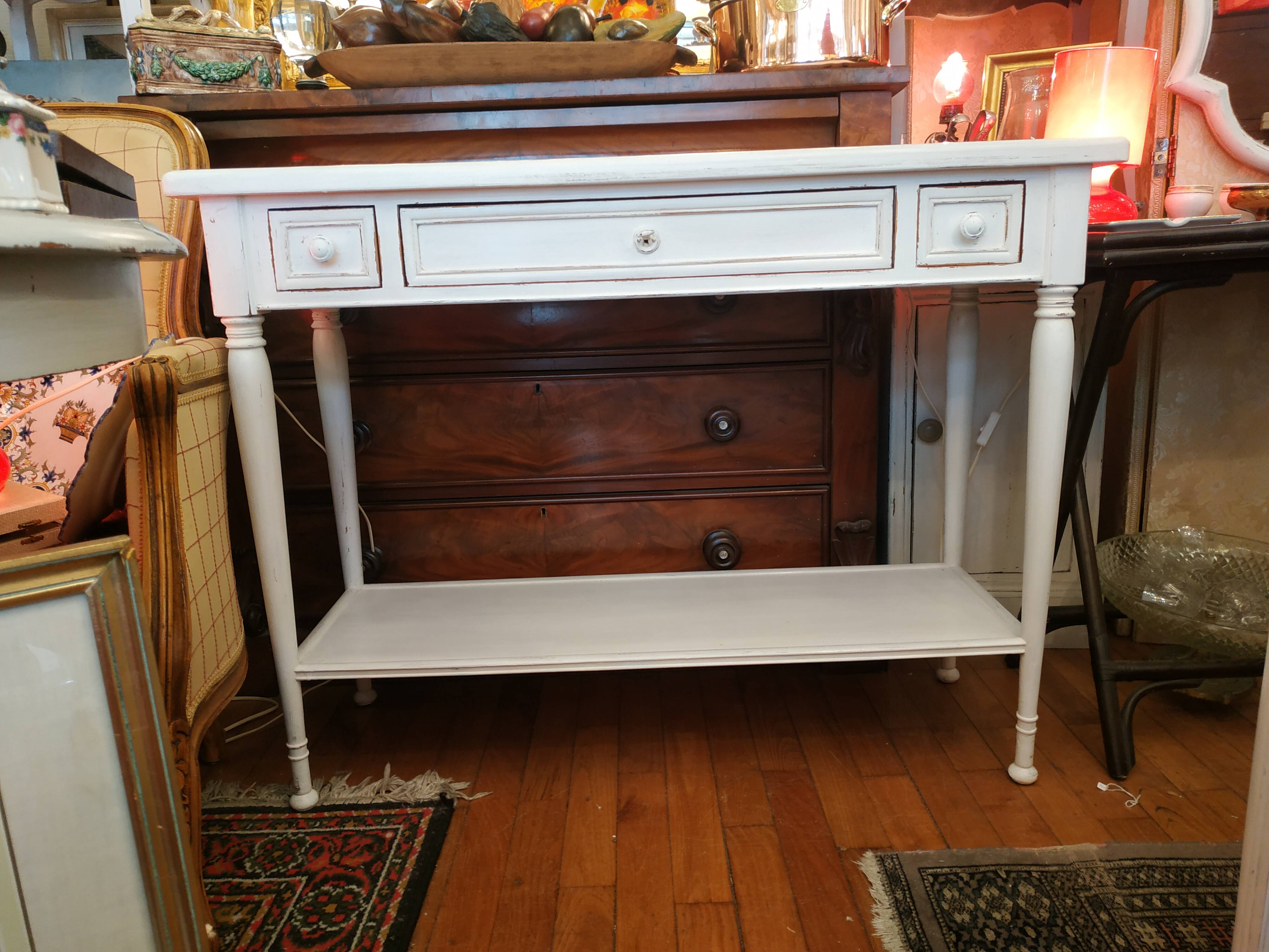 Linen-coloured patinated console