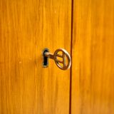 Armoire tchécoslovaque vintage à 3 portes