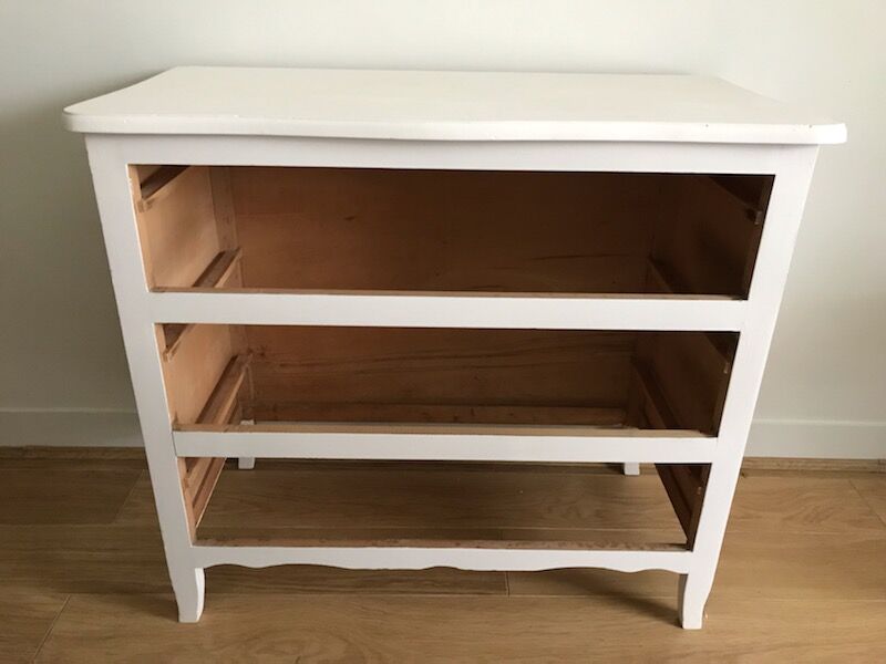 Vintage chest of drawers with three drawers