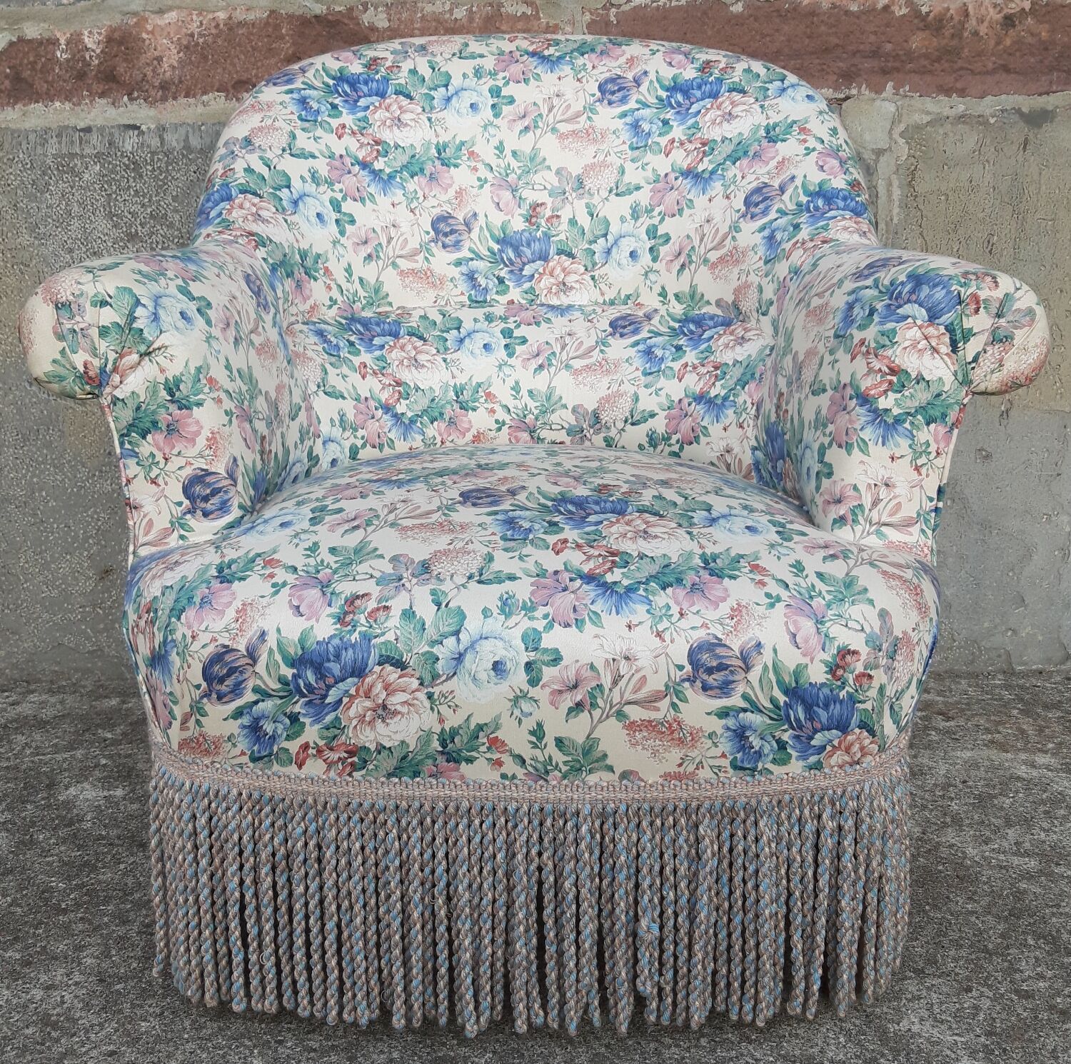 Toad armchair