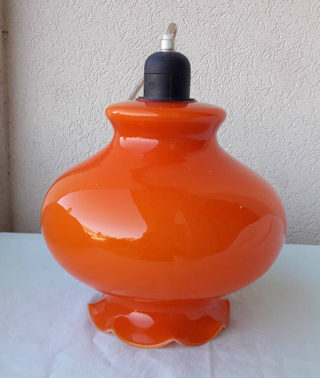 Suspension orange en opaline