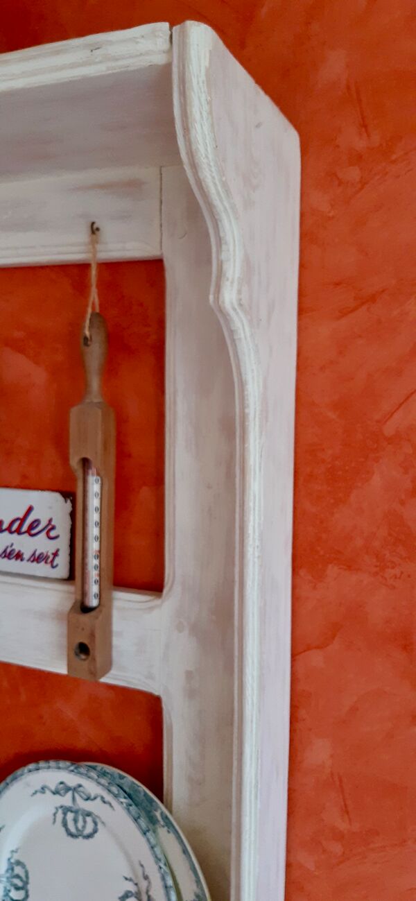 étagère / vaisselier mural en bois effet sablé ancien début XXème