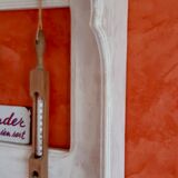 étagère / vaisselier mural en bois effet sablé ancien début XXème