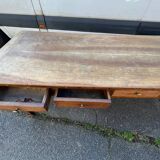 Farm table