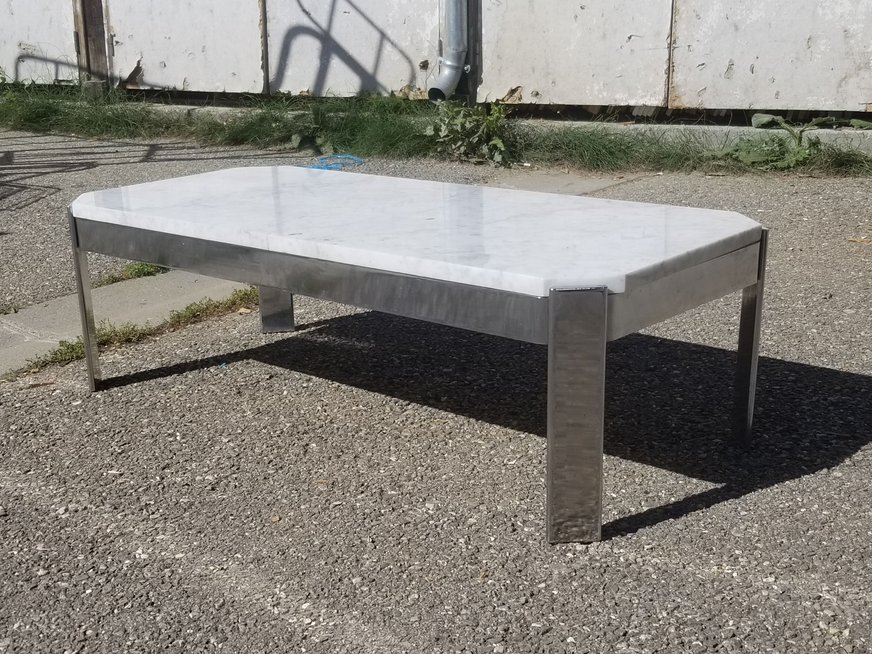 Vintage chrome metal coffee table and white marble top - 70s