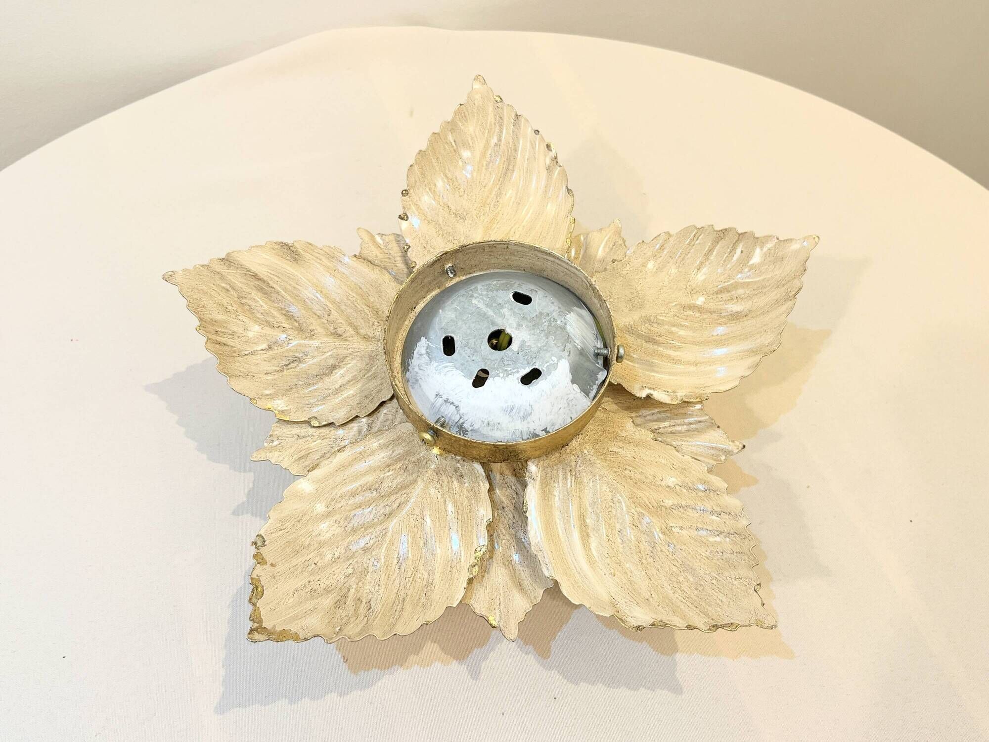 Applique murale fleur en métal doré à la feuille 1970 1980 Hollywood Regency Masca