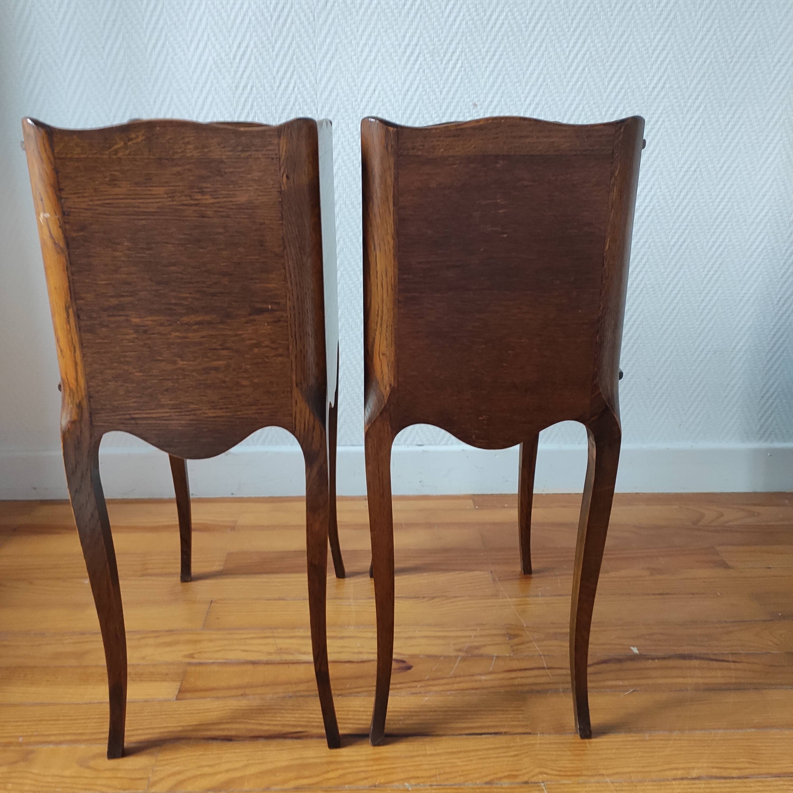 Paire de tables de chevet classique Louis xv