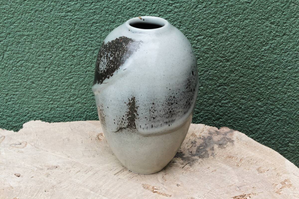 Vase en grés émaillé, glaçures, signé
