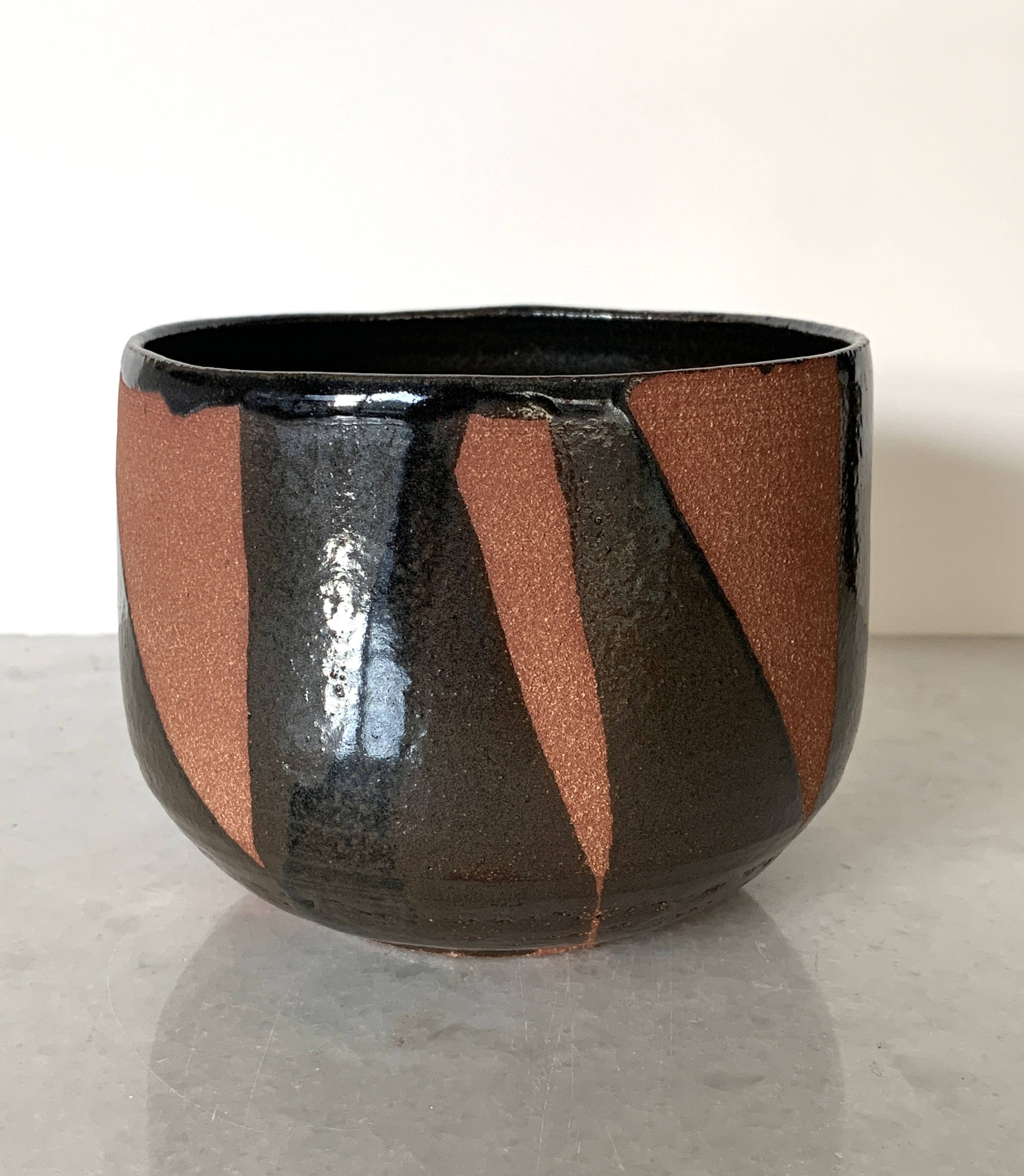Stoneware salad bowl
