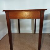 Spindle legs desk