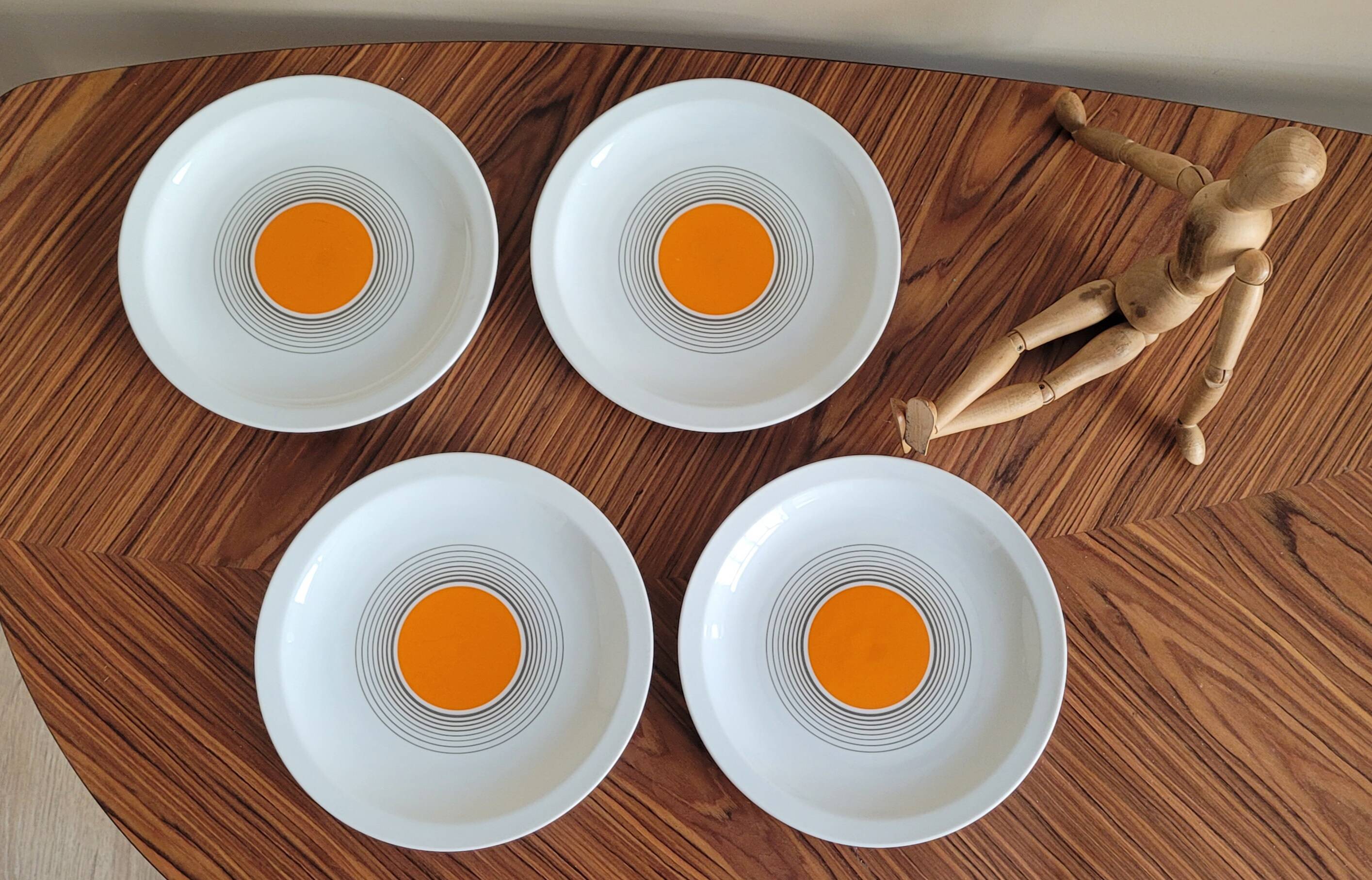 Set of 4 orange plates Bareuther 131