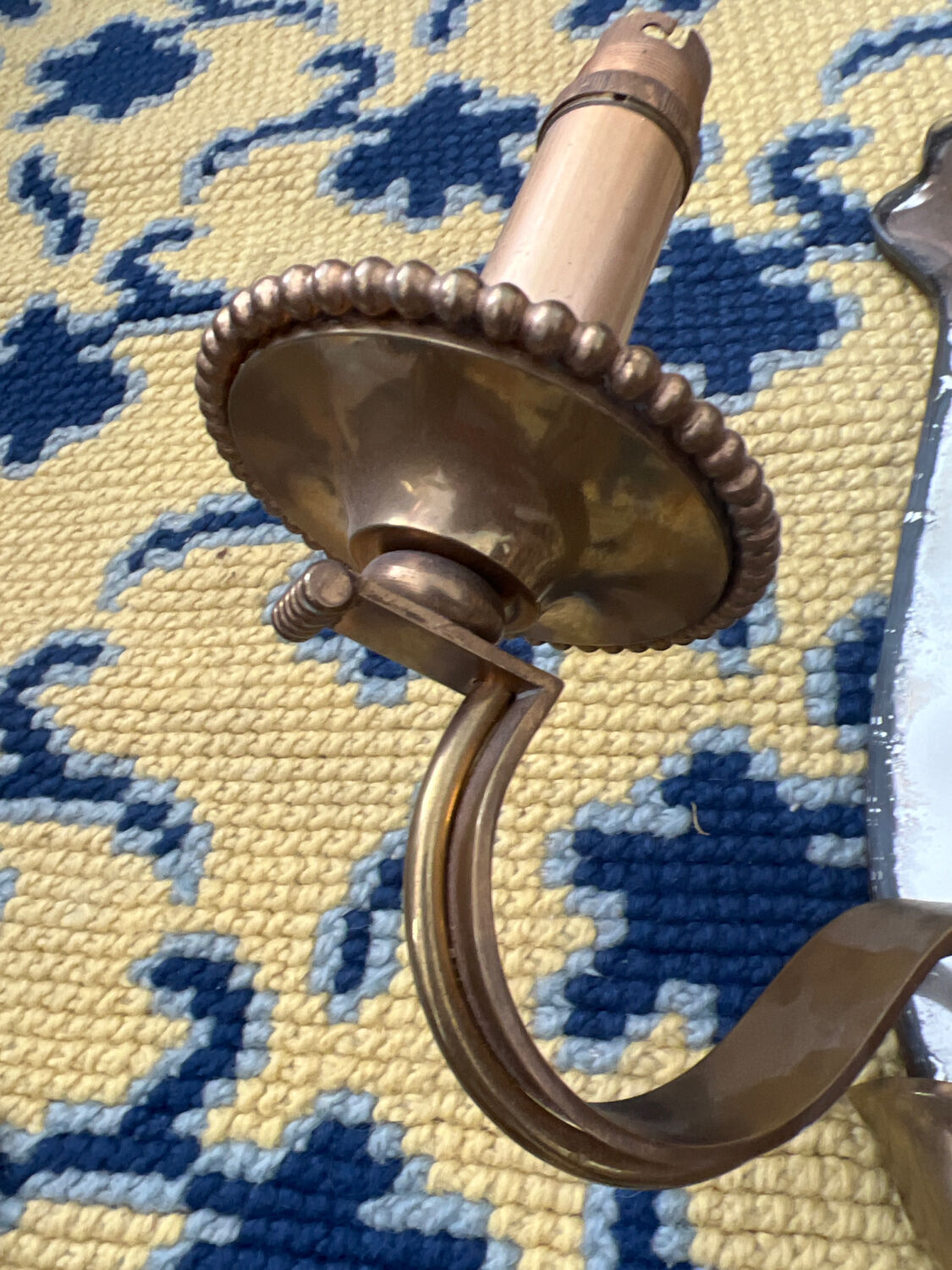 Wall lamp in eglomised glass