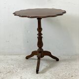 19th century pedestal table with tilting top