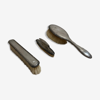 3 silver brushes