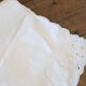 Nappe carrée, brodée, en coton