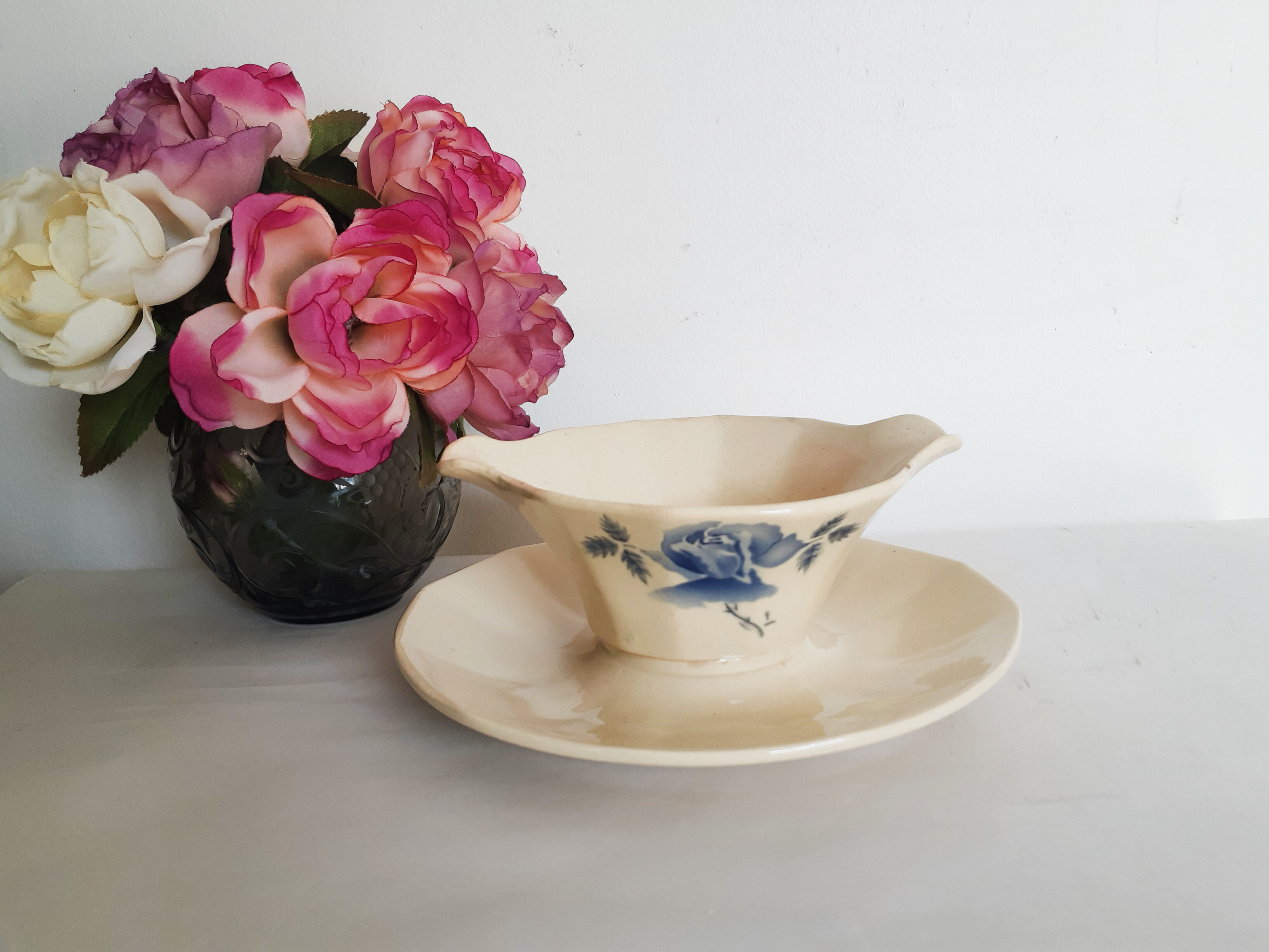 Digoin porcelain saucière, blue pink model