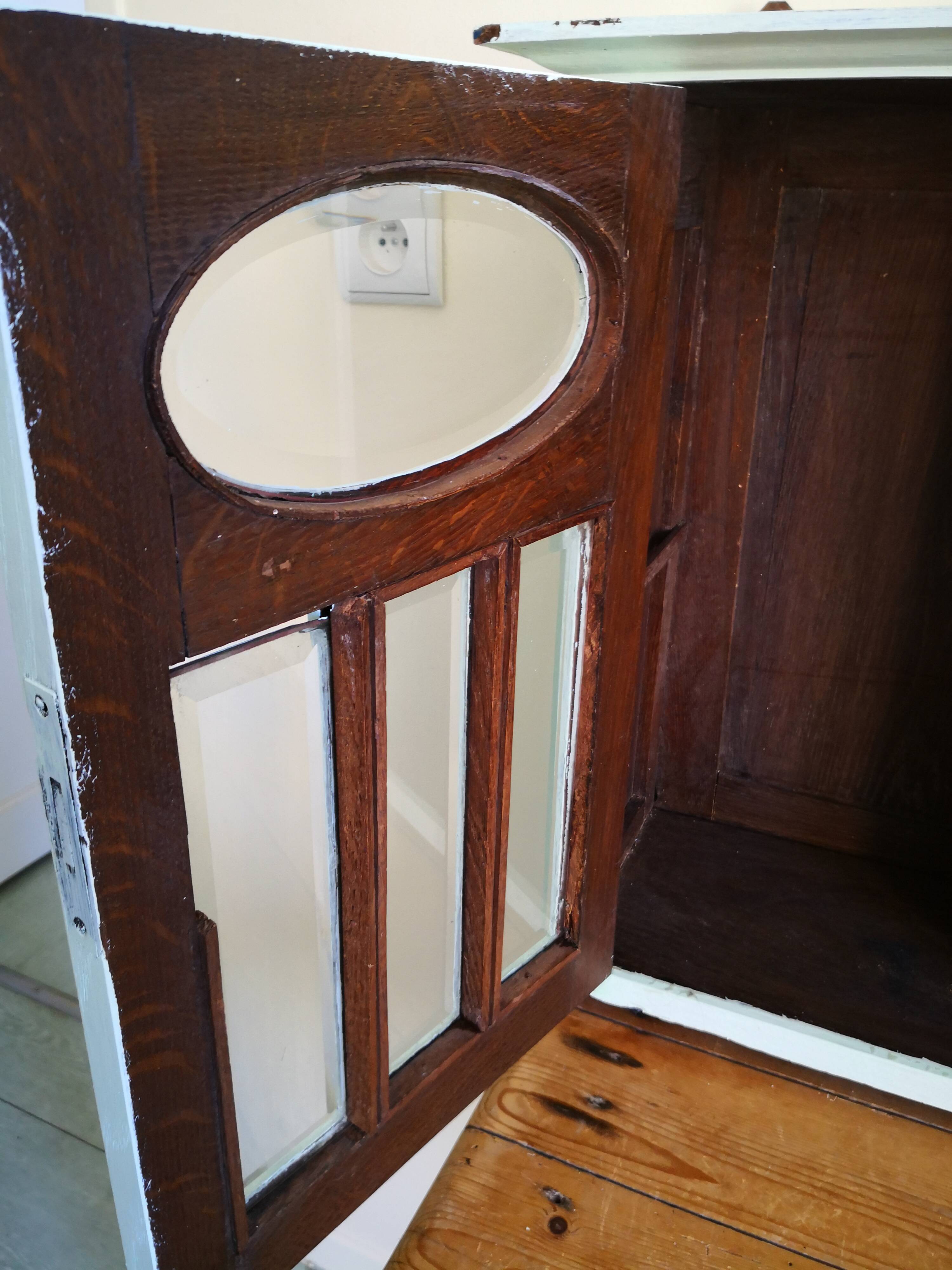 VItrine to be suspended