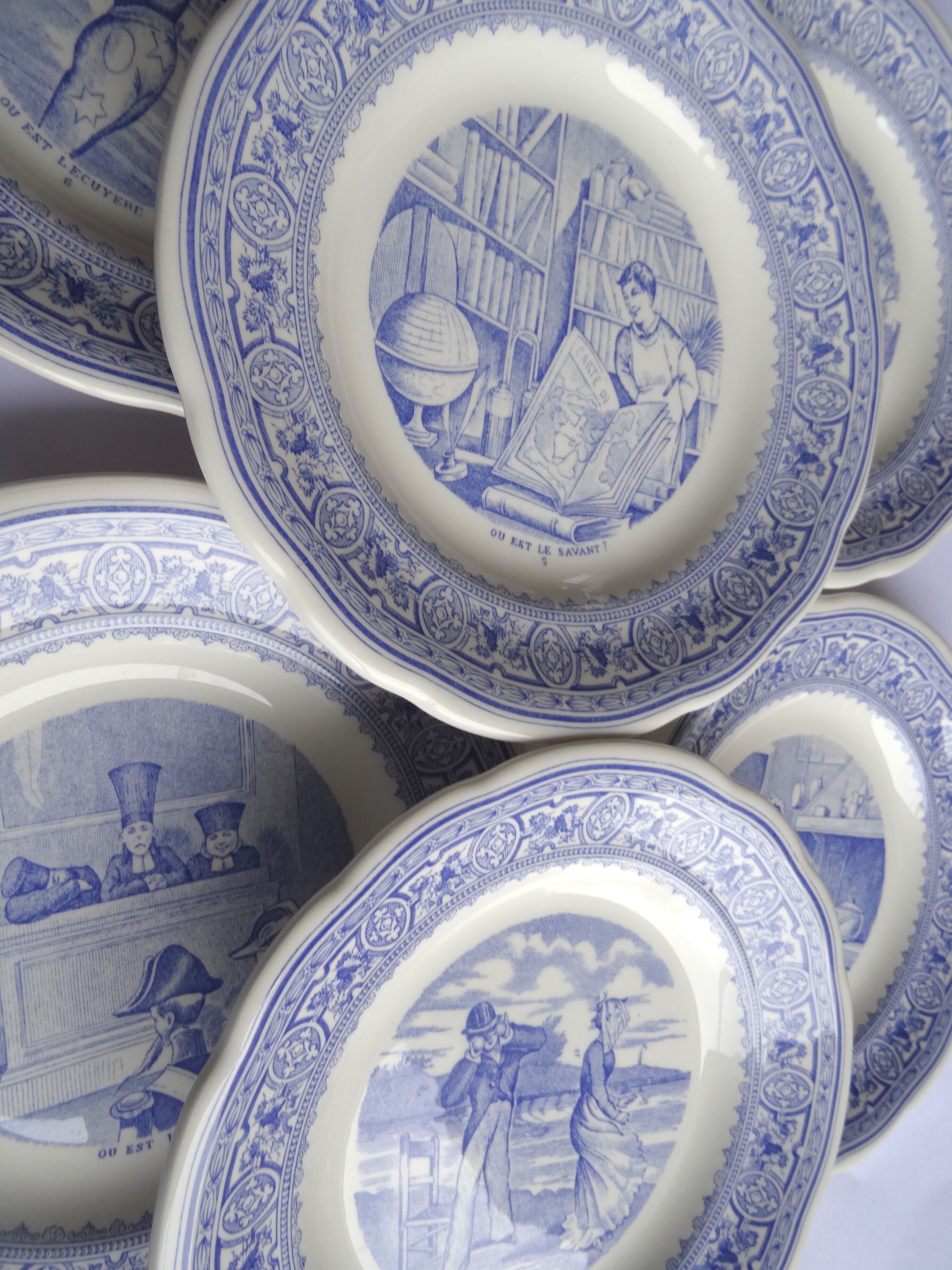 6 talking dessert plates Gien Museum