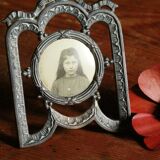 Art deco photo holder