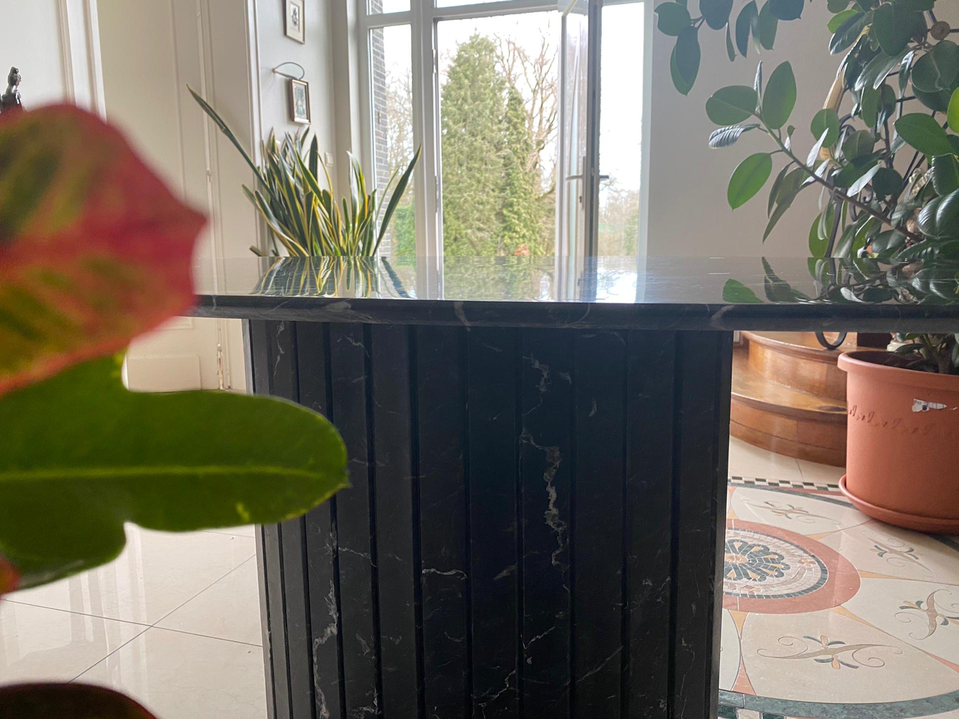 Table à manger en marbre nero marquina 1970 vintage italie