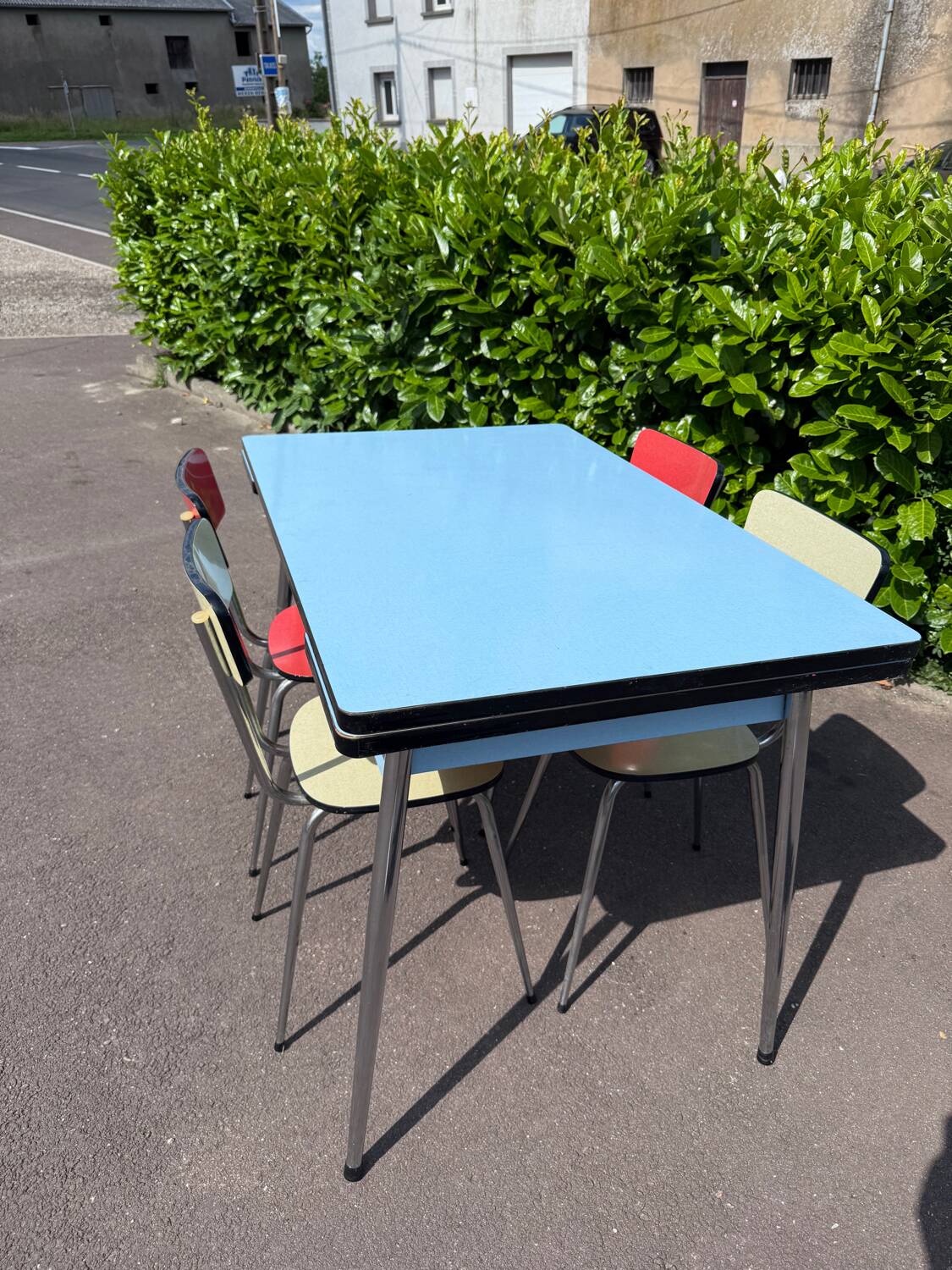 Vintage 70s Formica chair with table