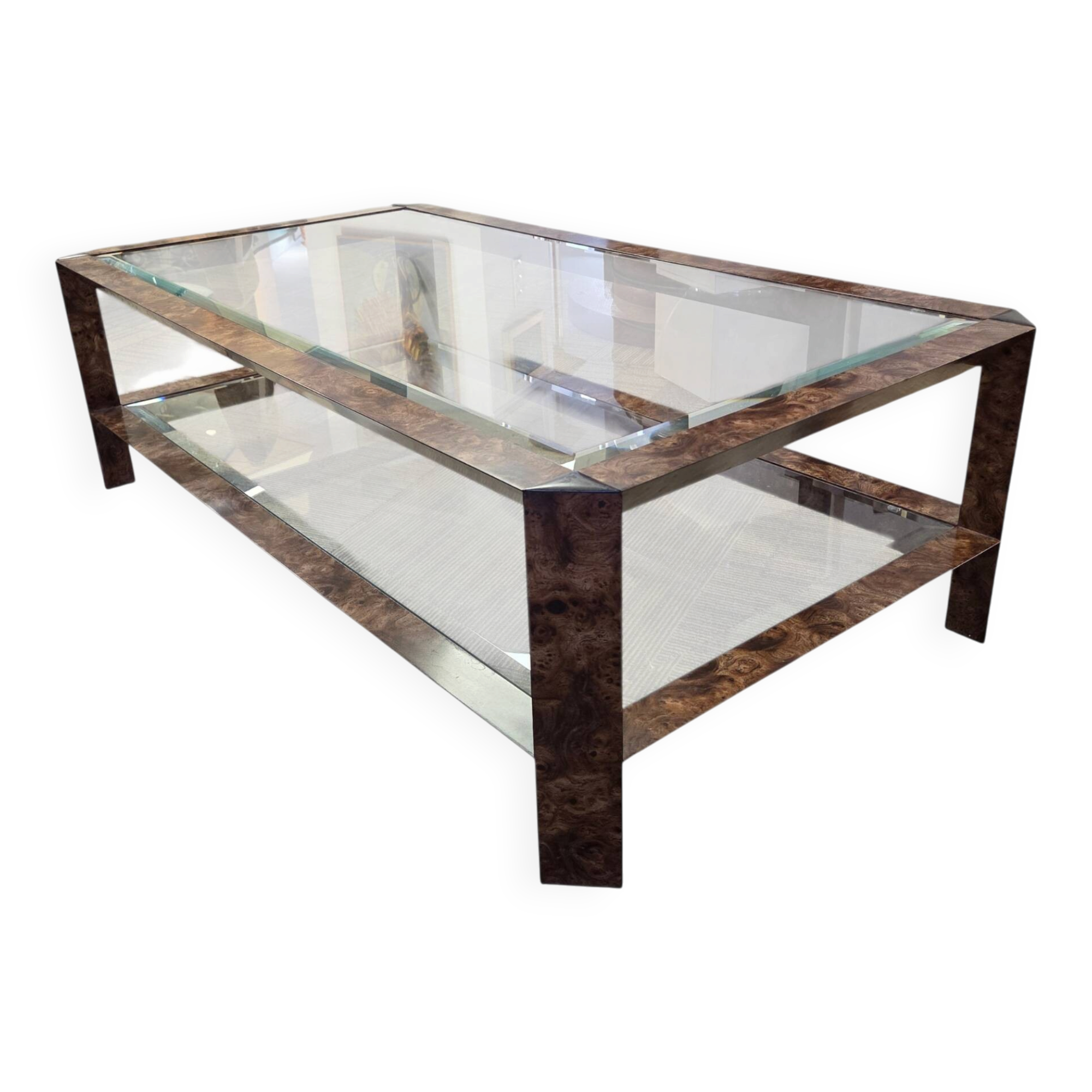 Table basse années 80 en métal gainé imitation loupe de noyer.