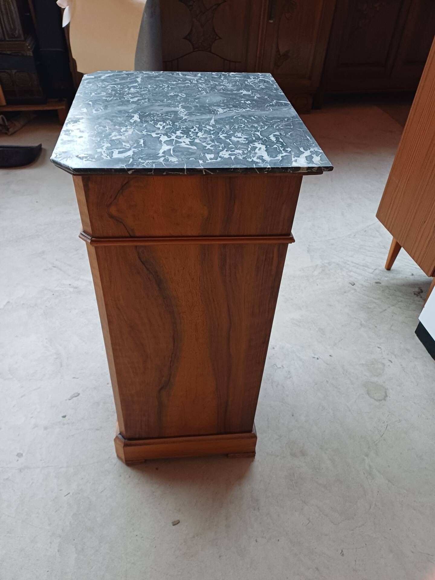 Table de chevet ancienne