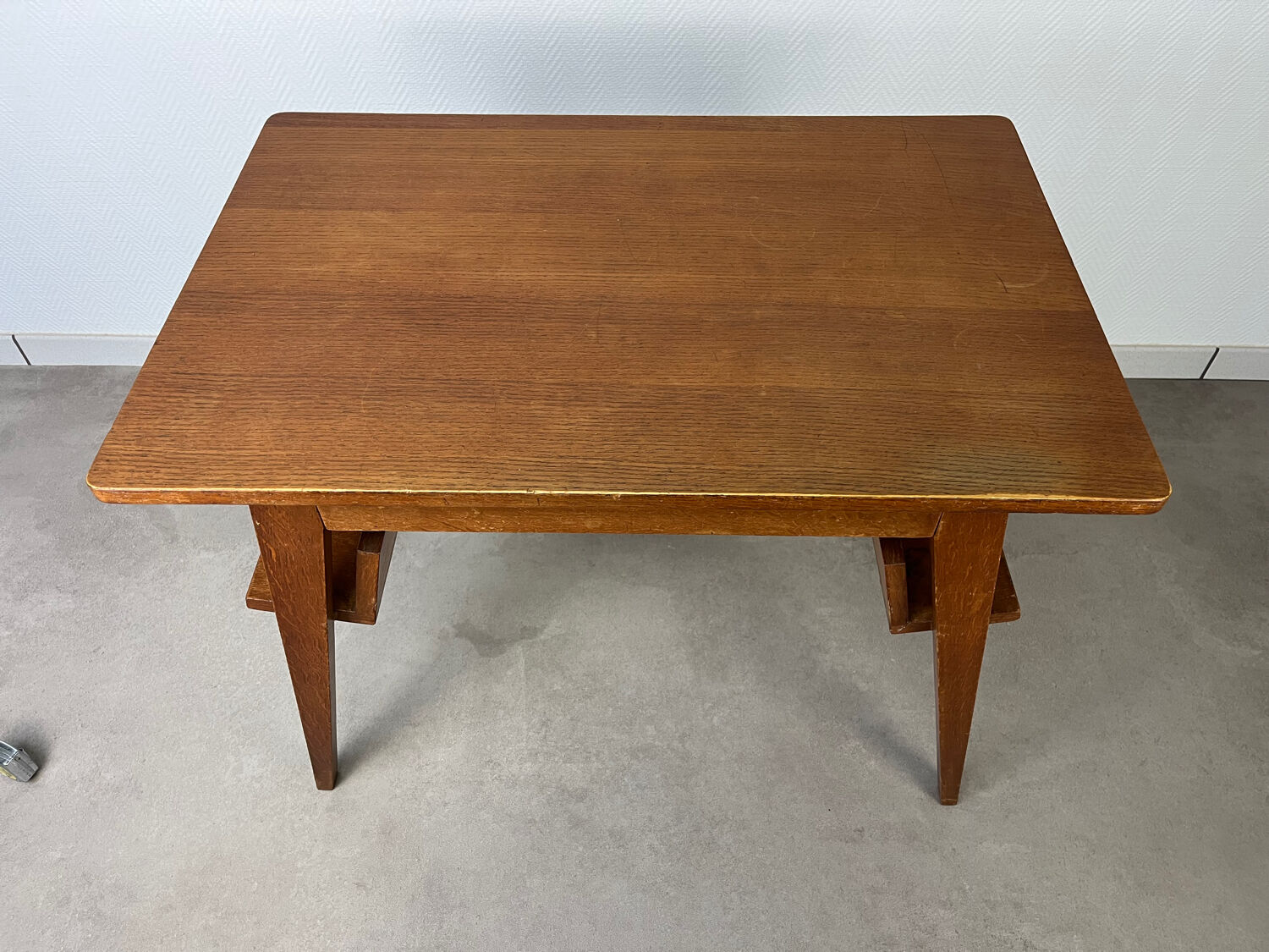 Compass leg desk, 1950s wood reconstitution style.