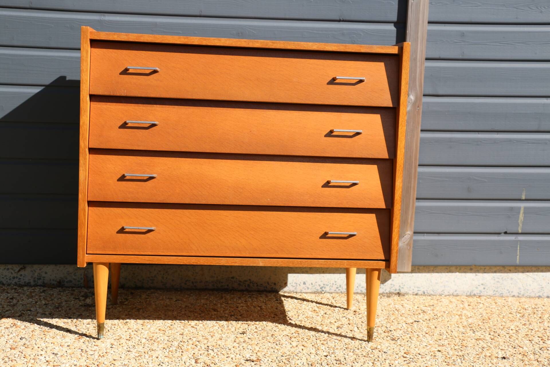 Light oak chest of drawers with 4 drawers from the 1960s.