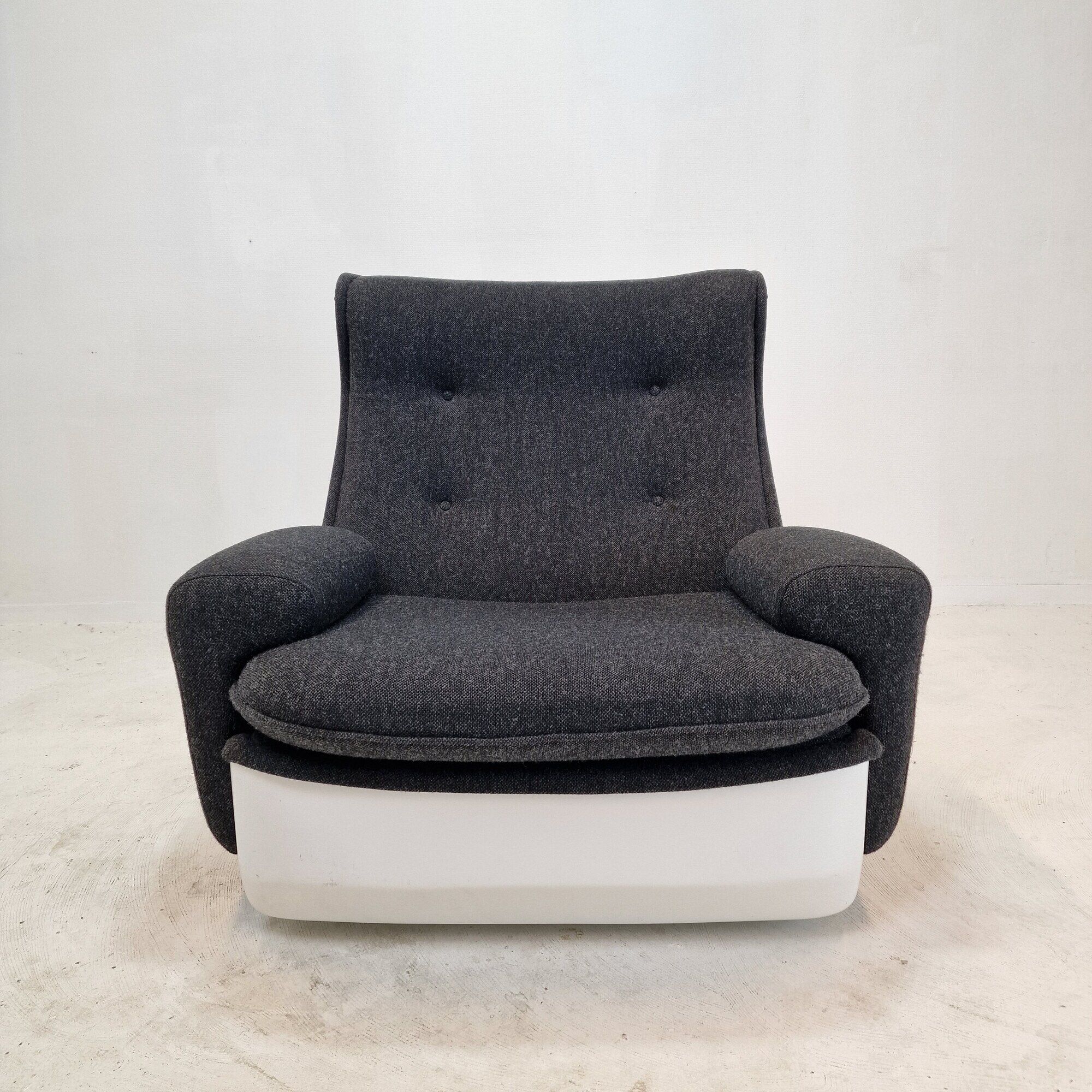 “Orchidée” Lounge Chair by Michel Cadestin for Airborne, France 1968