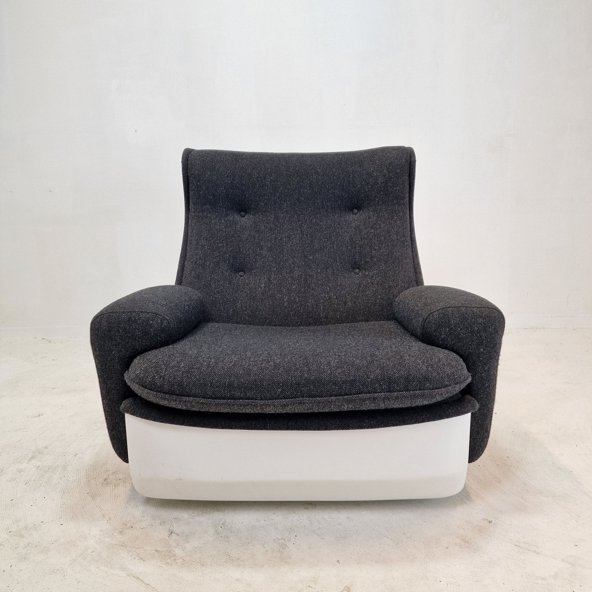 “Orchidée” Lounge Chair by Michel Cadestin for Airborne, France 1968