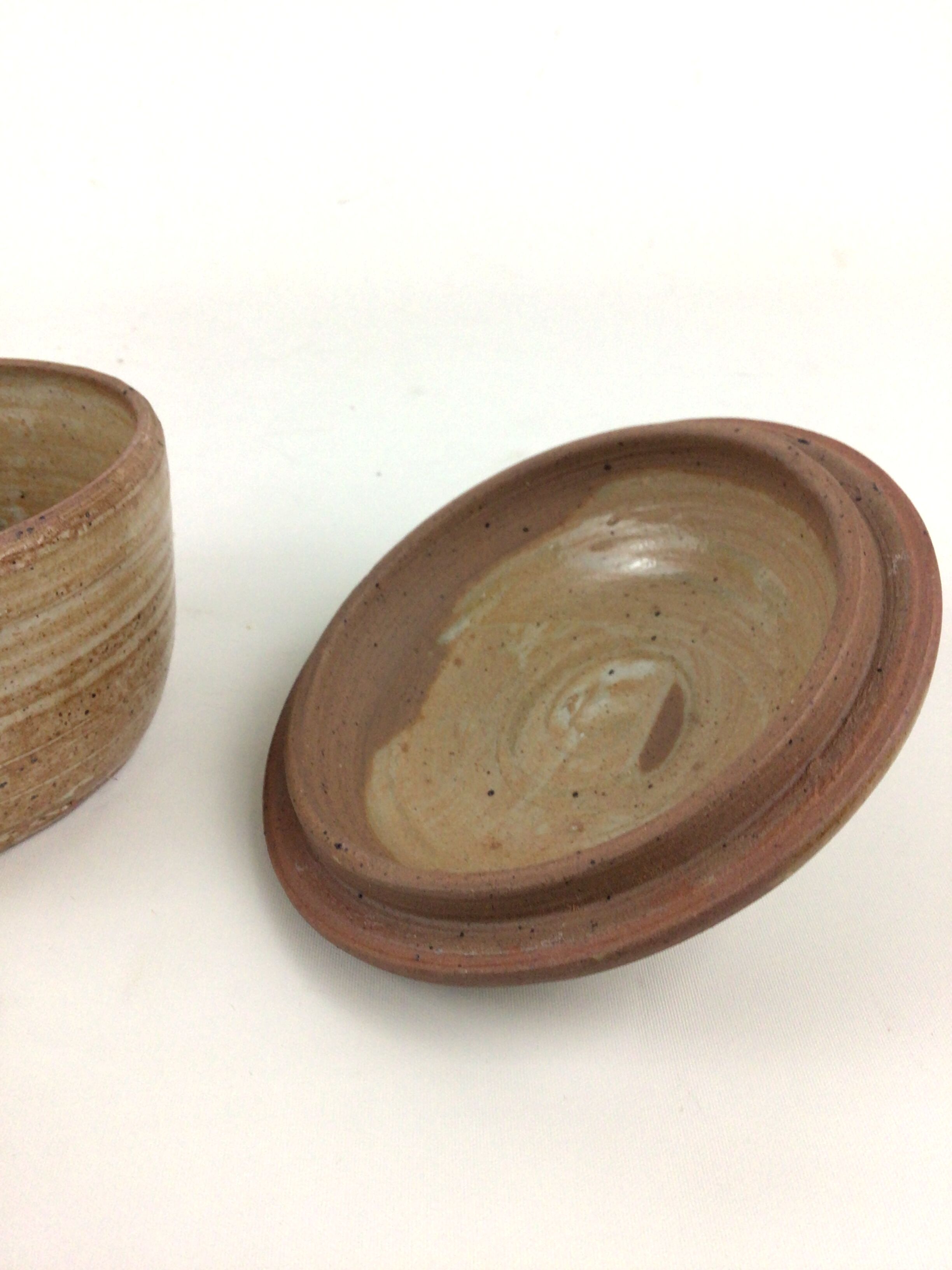 Sandstone salt box / pot of puisaye pierre lion