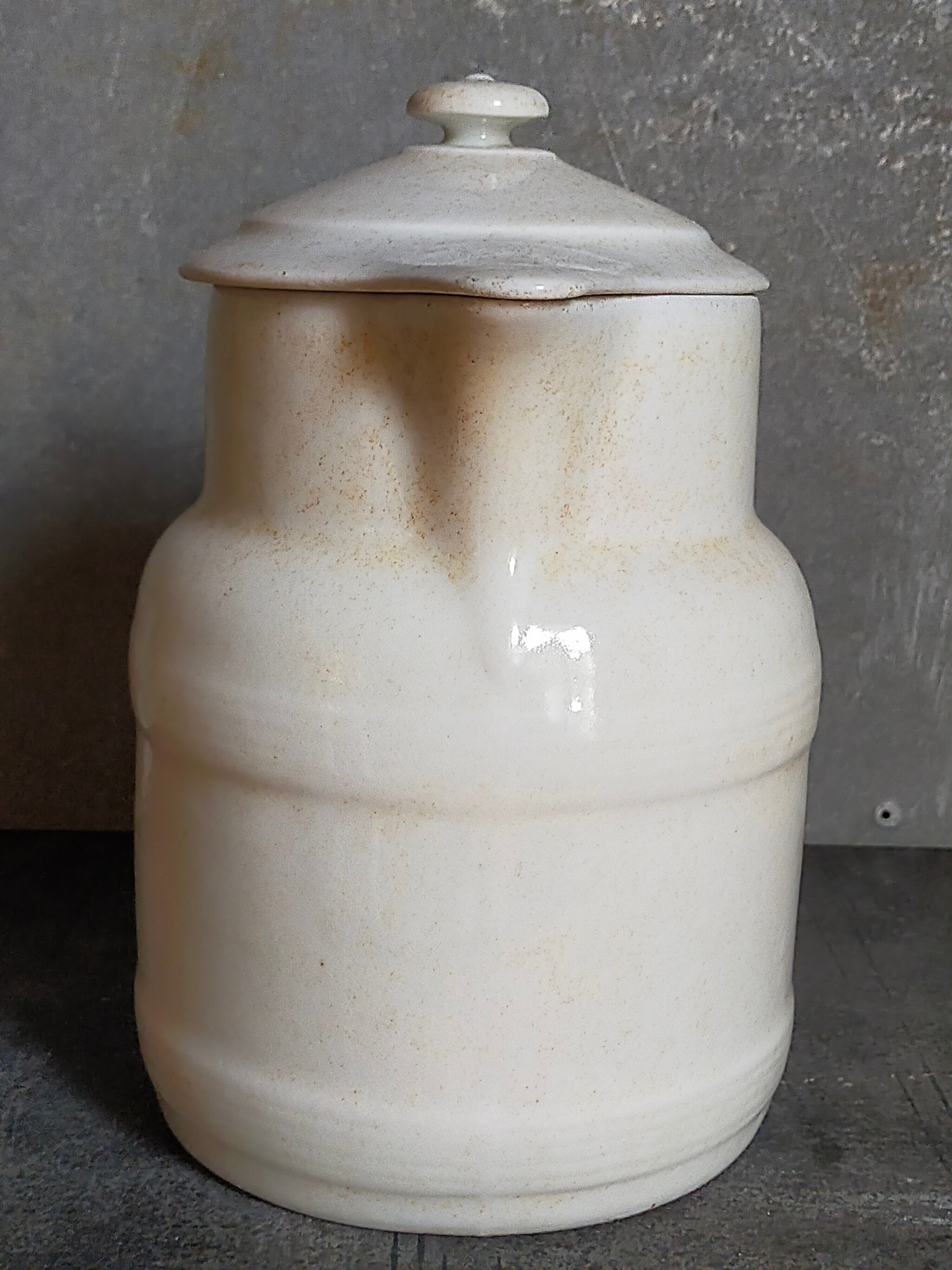 Covered pitcher in porcelain fire of Grigny XIXth stamped P.Precious