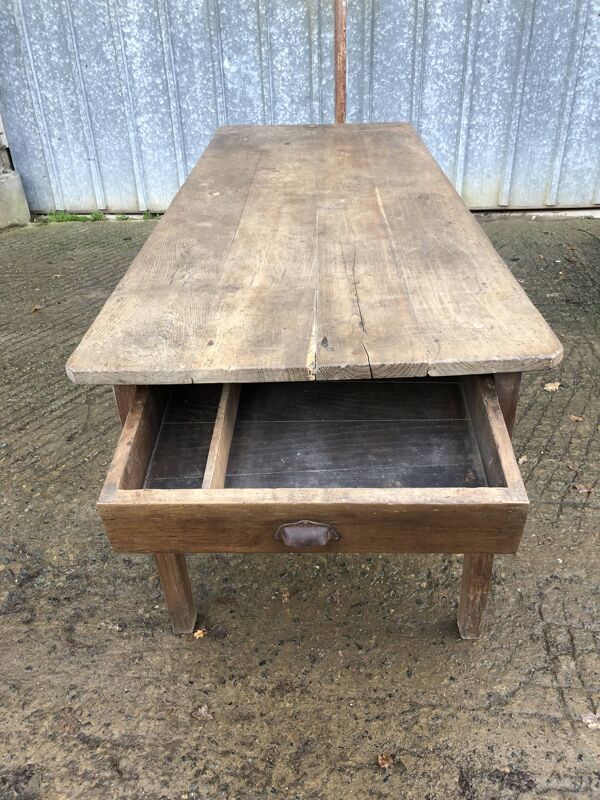 Table de ferme ancienne en chêne massif pieds gainés avec 1 tiroir en bout.