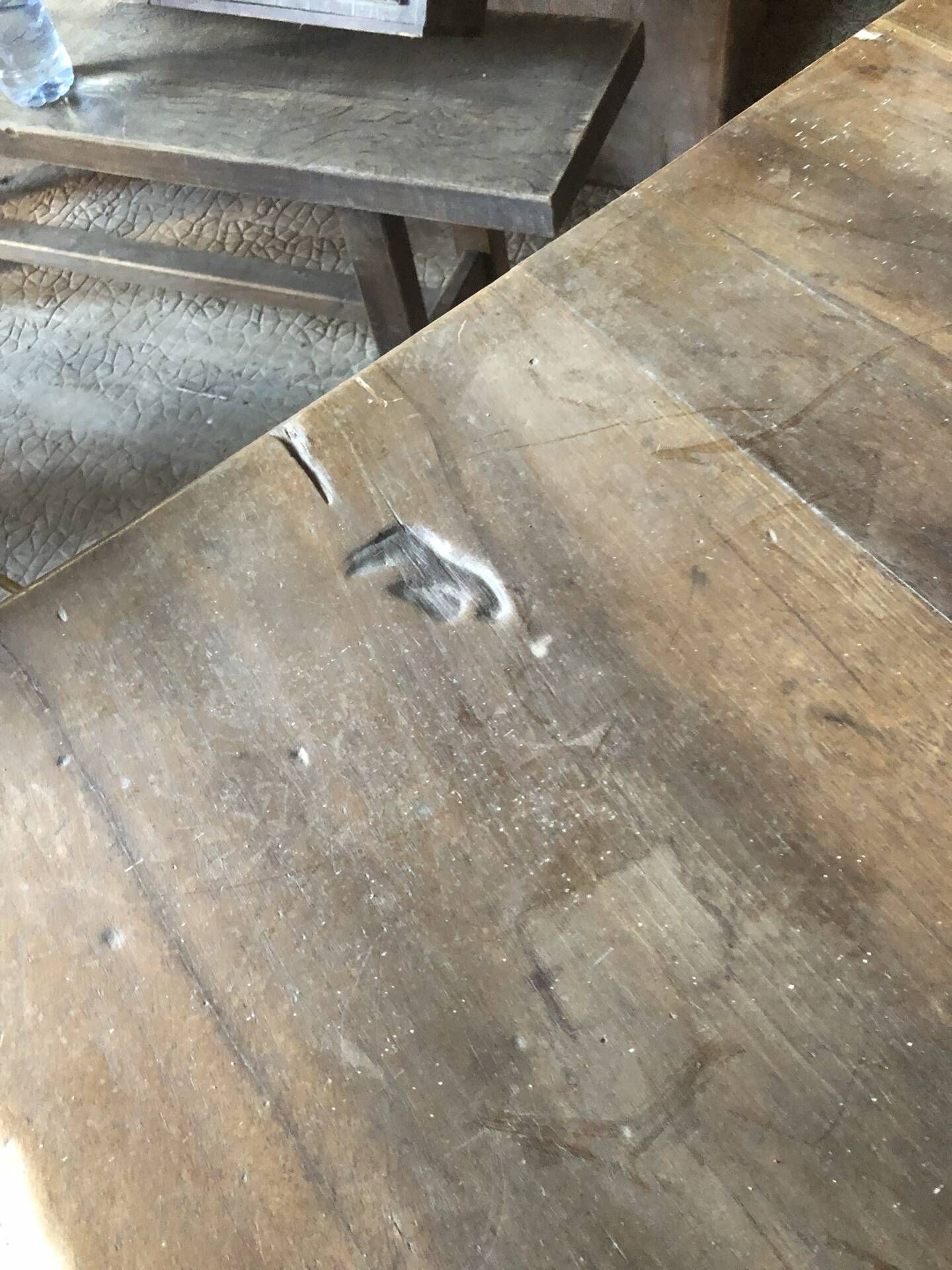 Farm table
