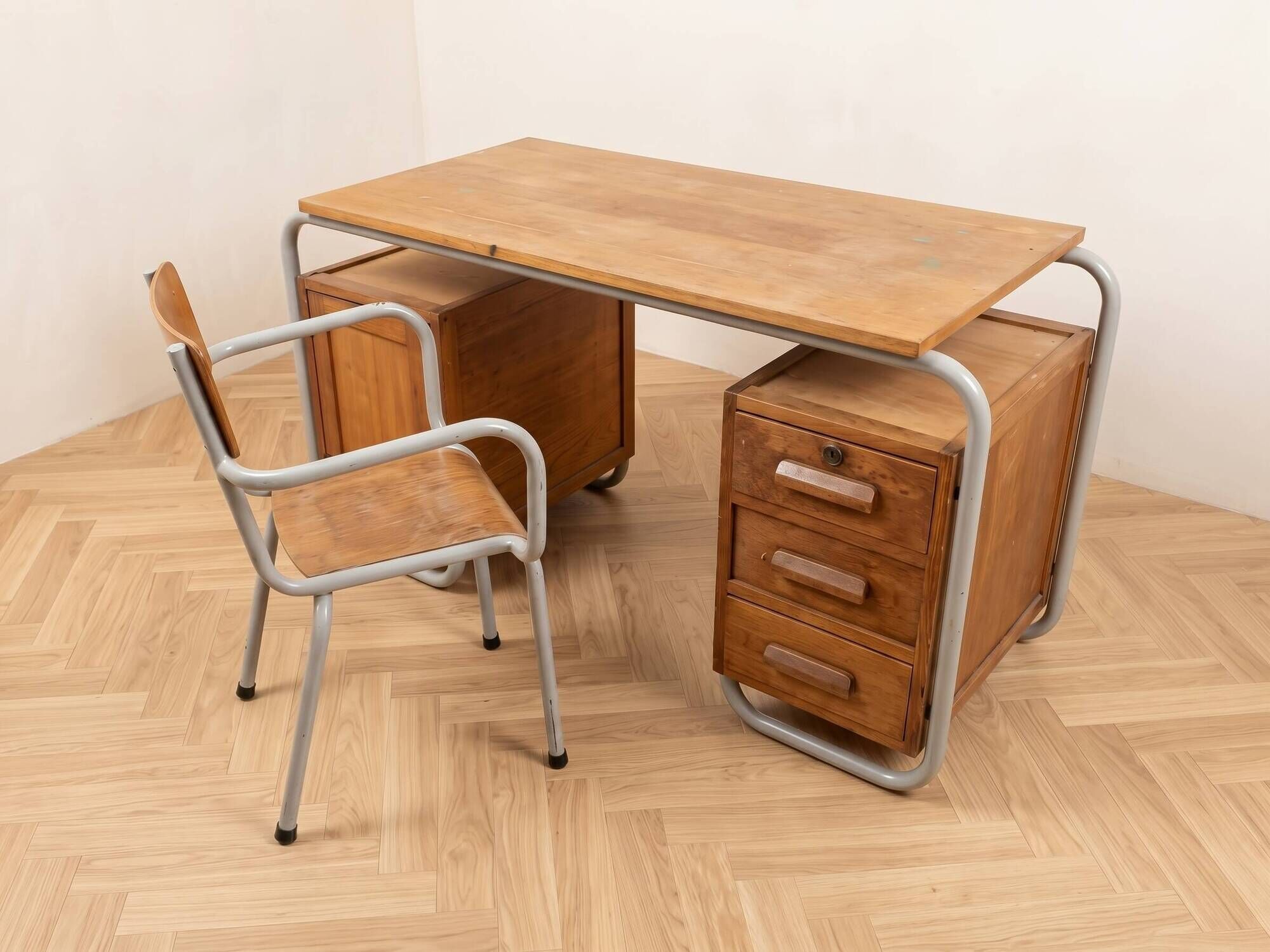 Vintage industrial desk in wood and metal