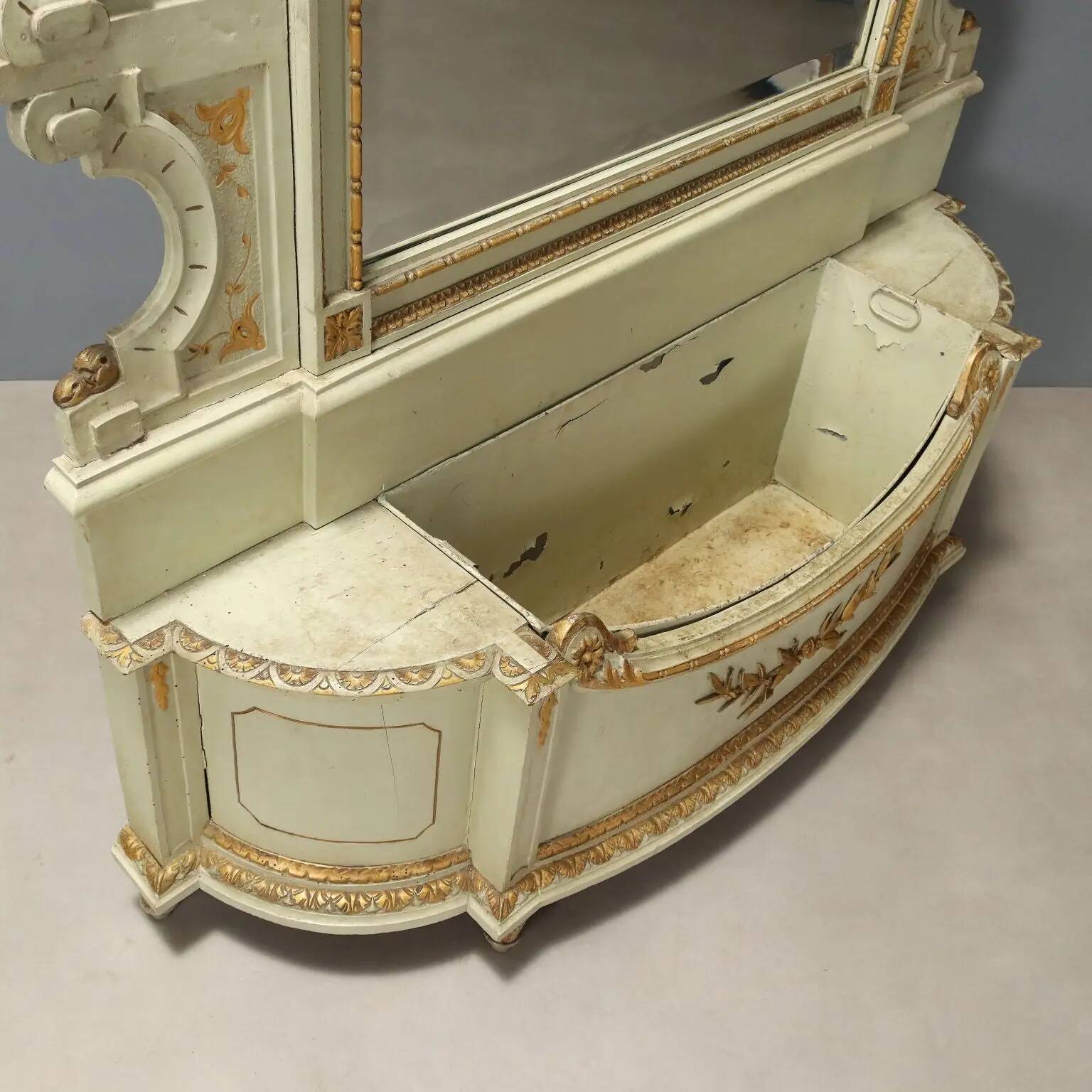 Antique neoclassical mirror in lacquered wood, 19th century