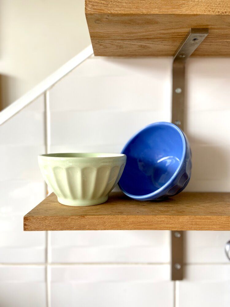 2 enamelled ceramic bowls