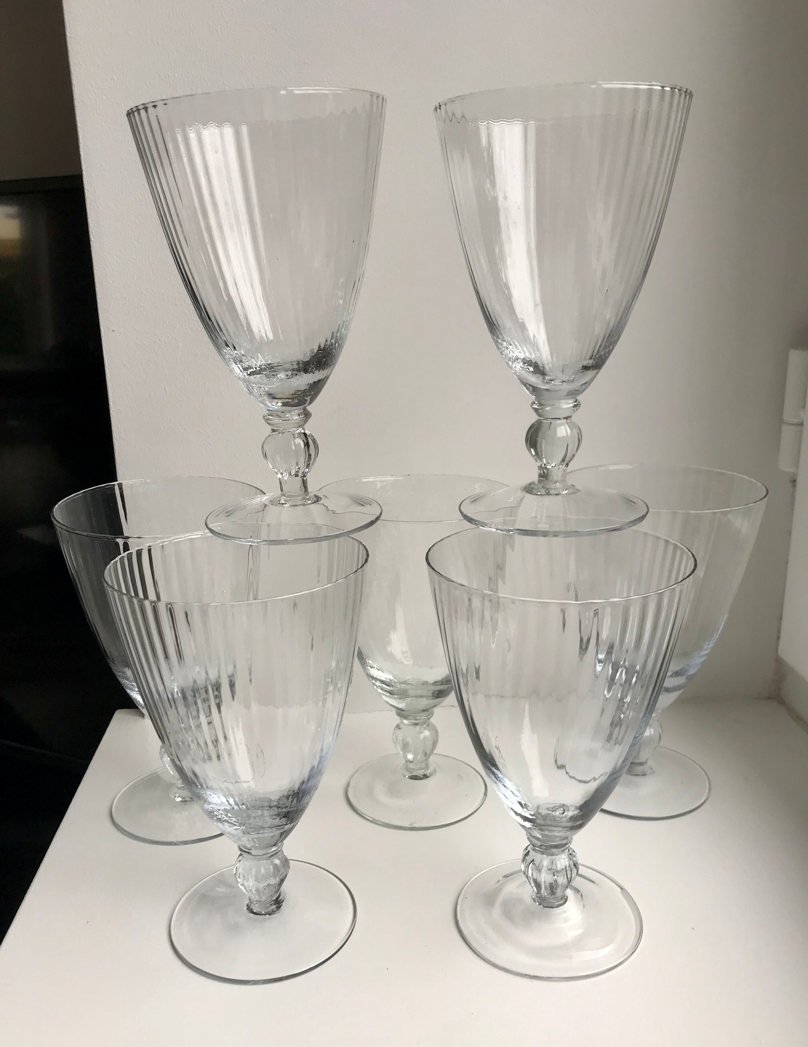 Set of 7 molded glass wine glasses 30-40s