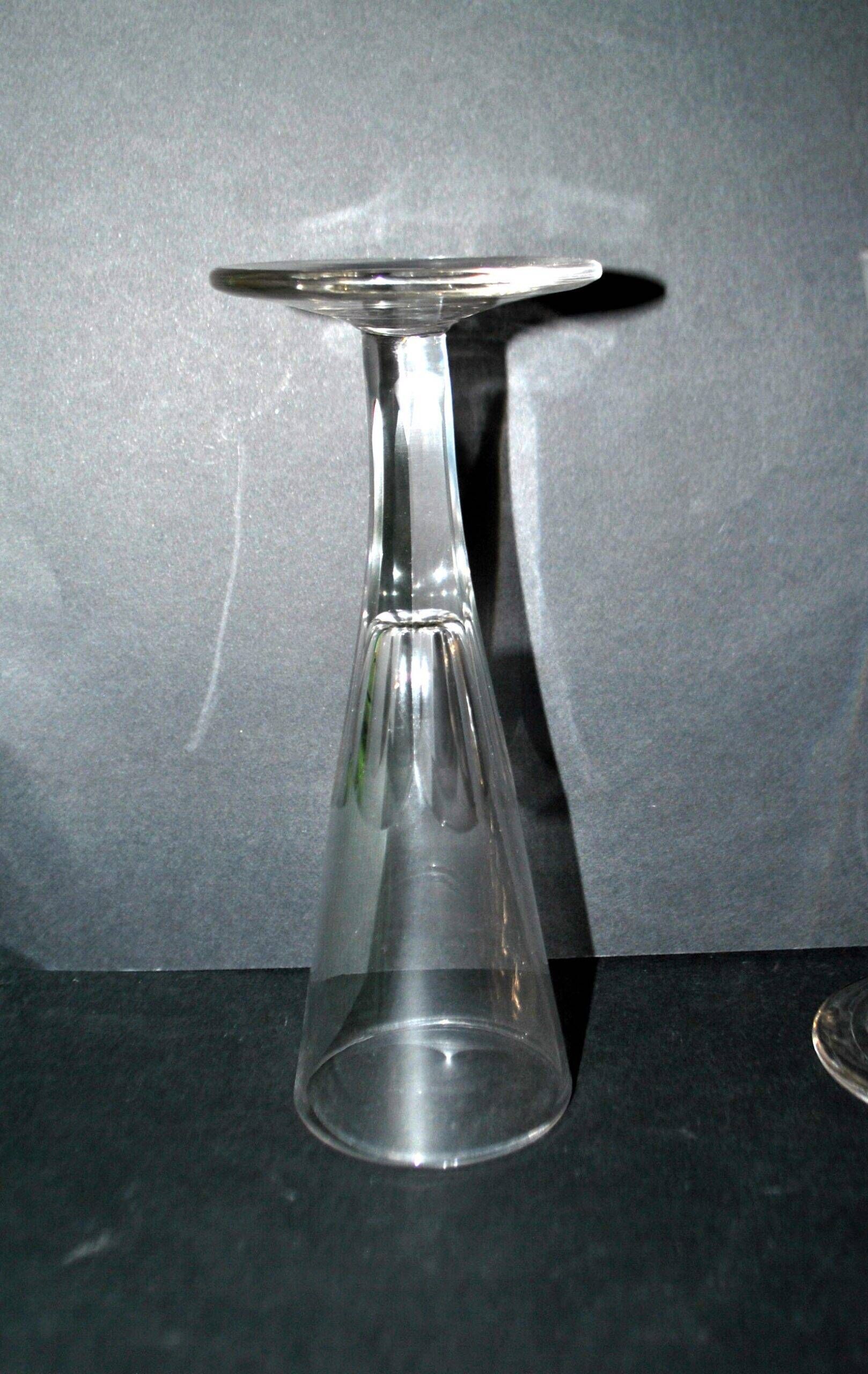 Portieux? Meisenthal? Set of 10 cut glass champagne flutes with flat sides from 1900.