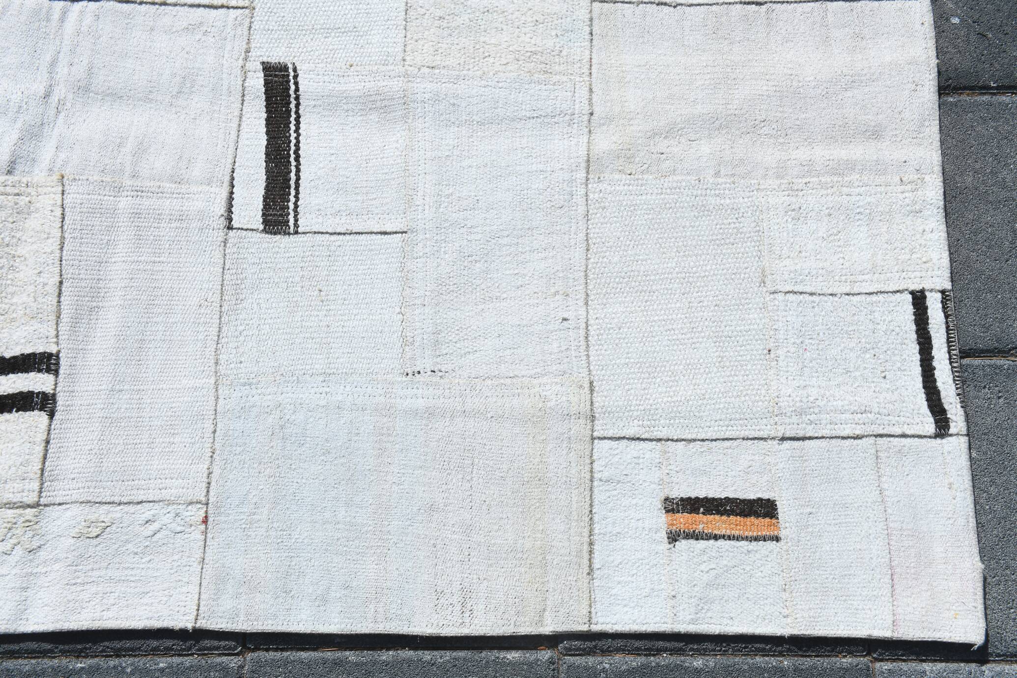Off-White Neutral Vintage Kilim Rug For Living Room, 190x270 Cm