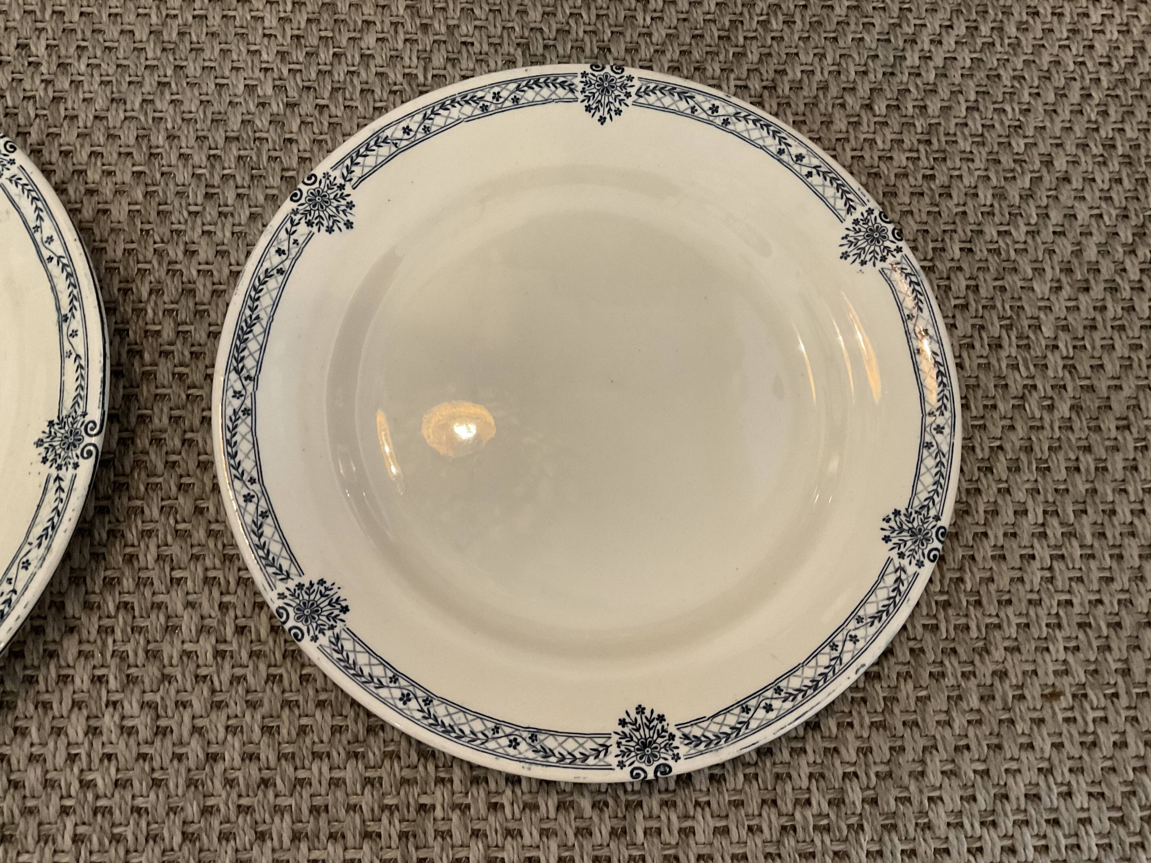 2 round dishes iron earth .salins