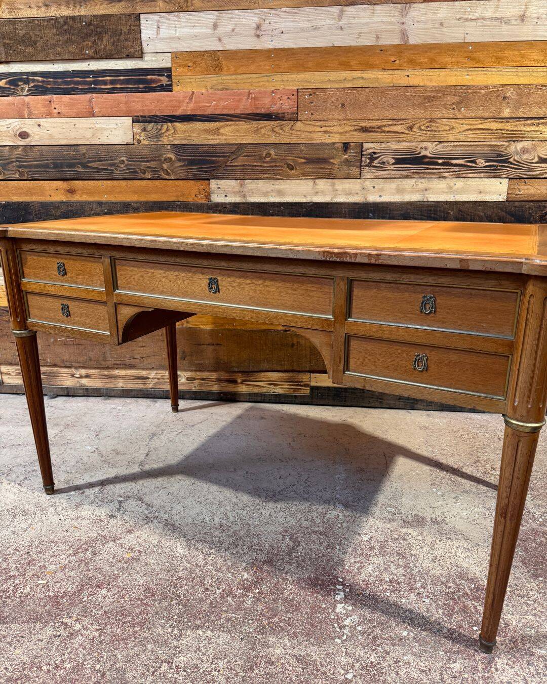Louis XVI style desk - Walnut & Leather - 1970s