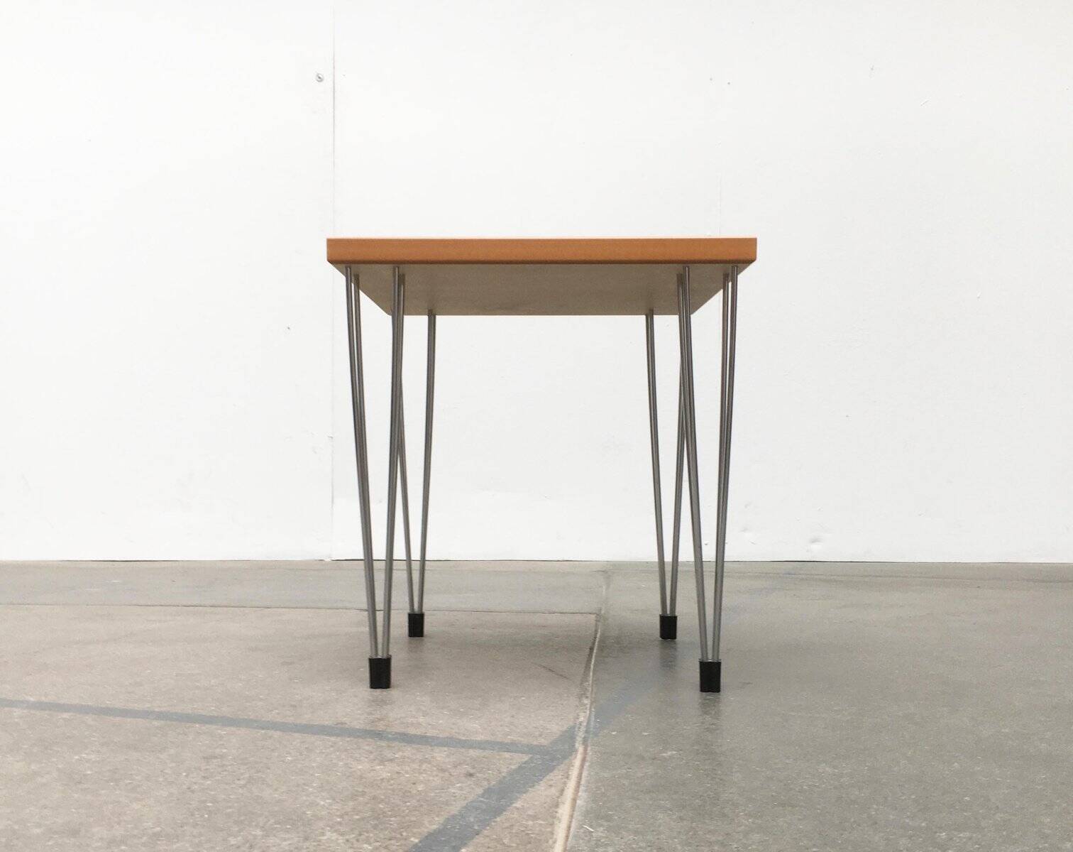 Vintage side table with hairpin legs from Denmark by Pin Age.