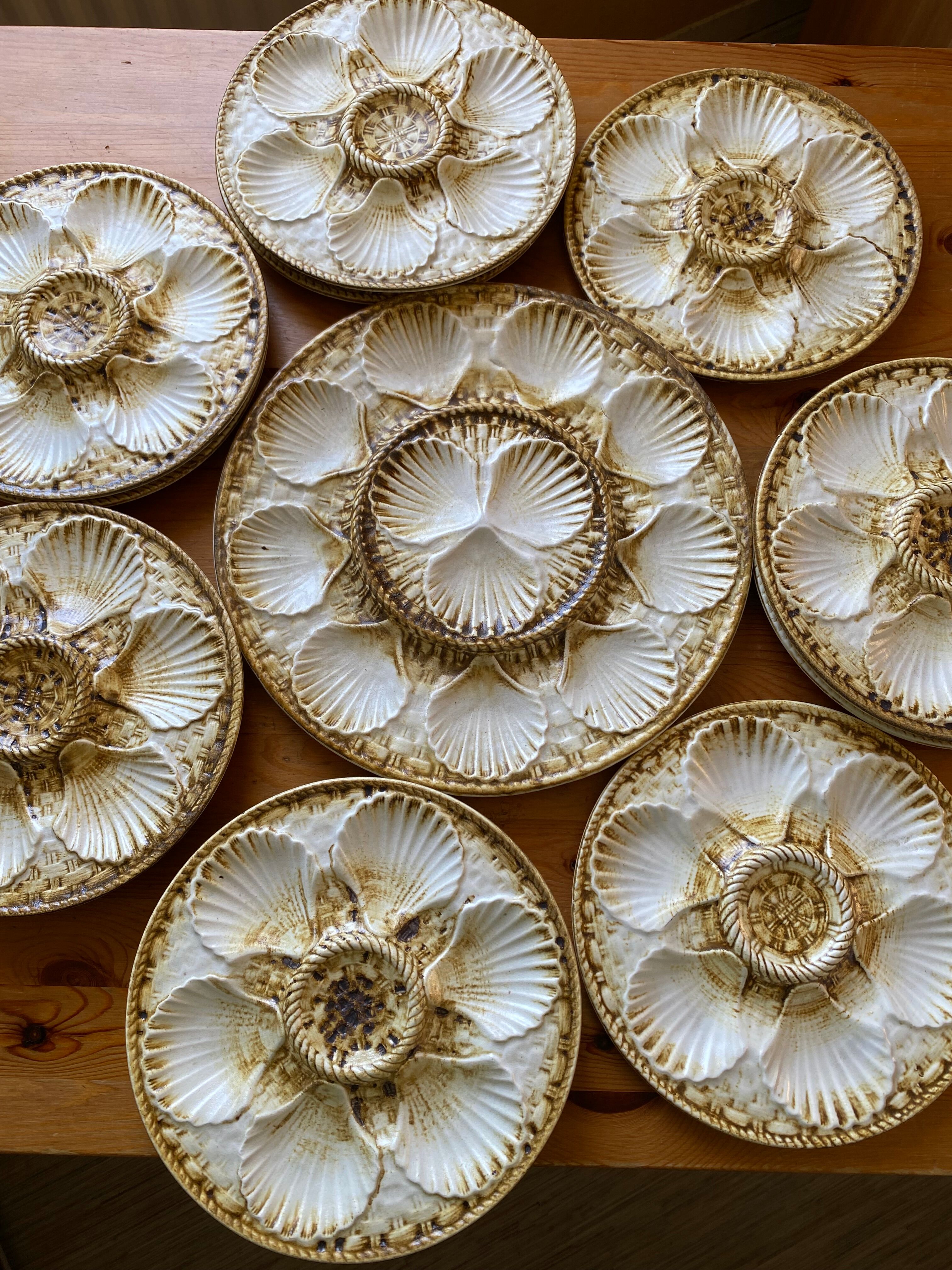 Oyster service Longchamp 12 plates + 1 dish
