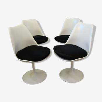Set of 4 chairs by Eero Saarinen for Knoll International