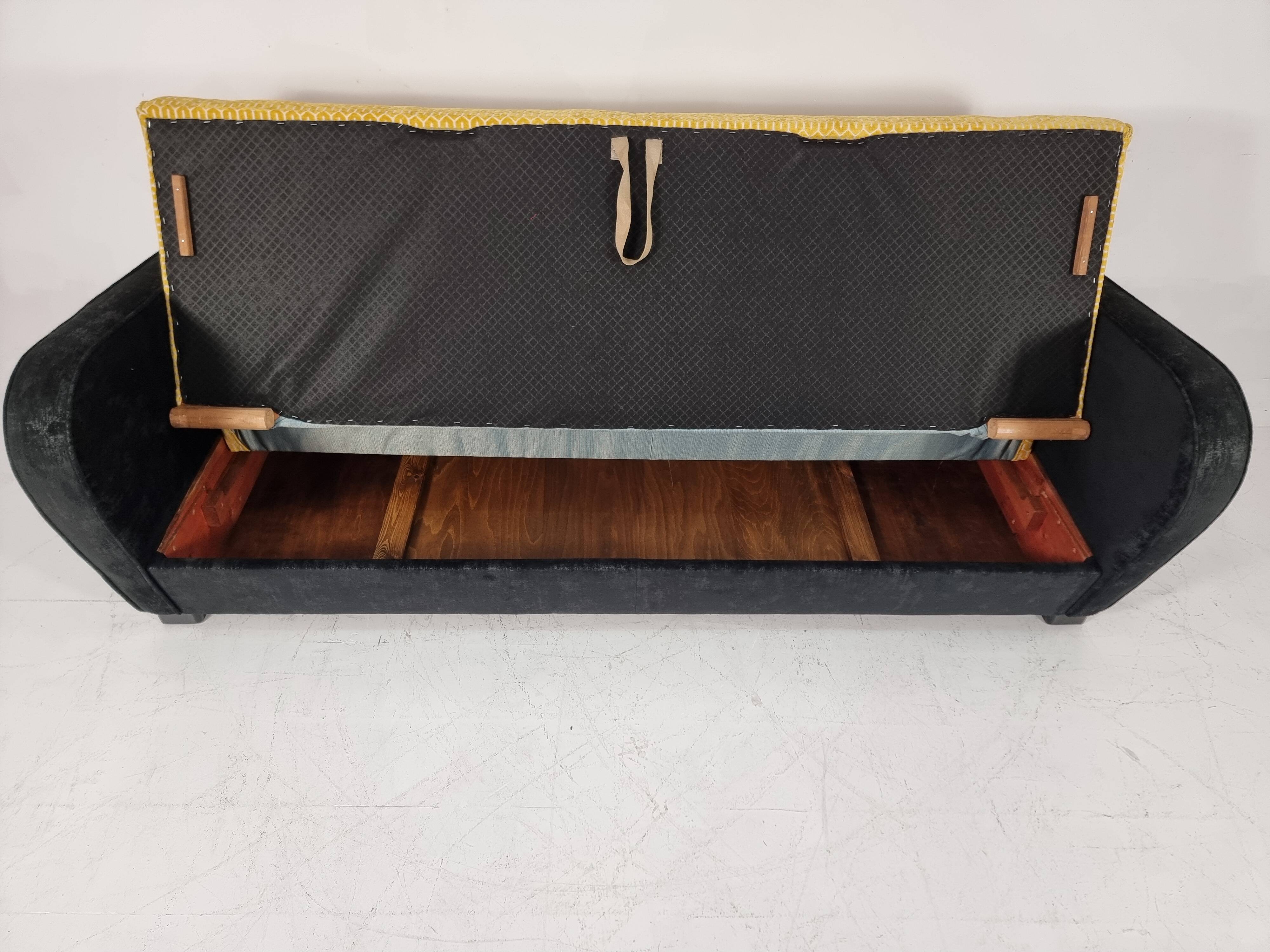 Art Deco Sofa Model H363 by Jindřich Halabala, 1930s